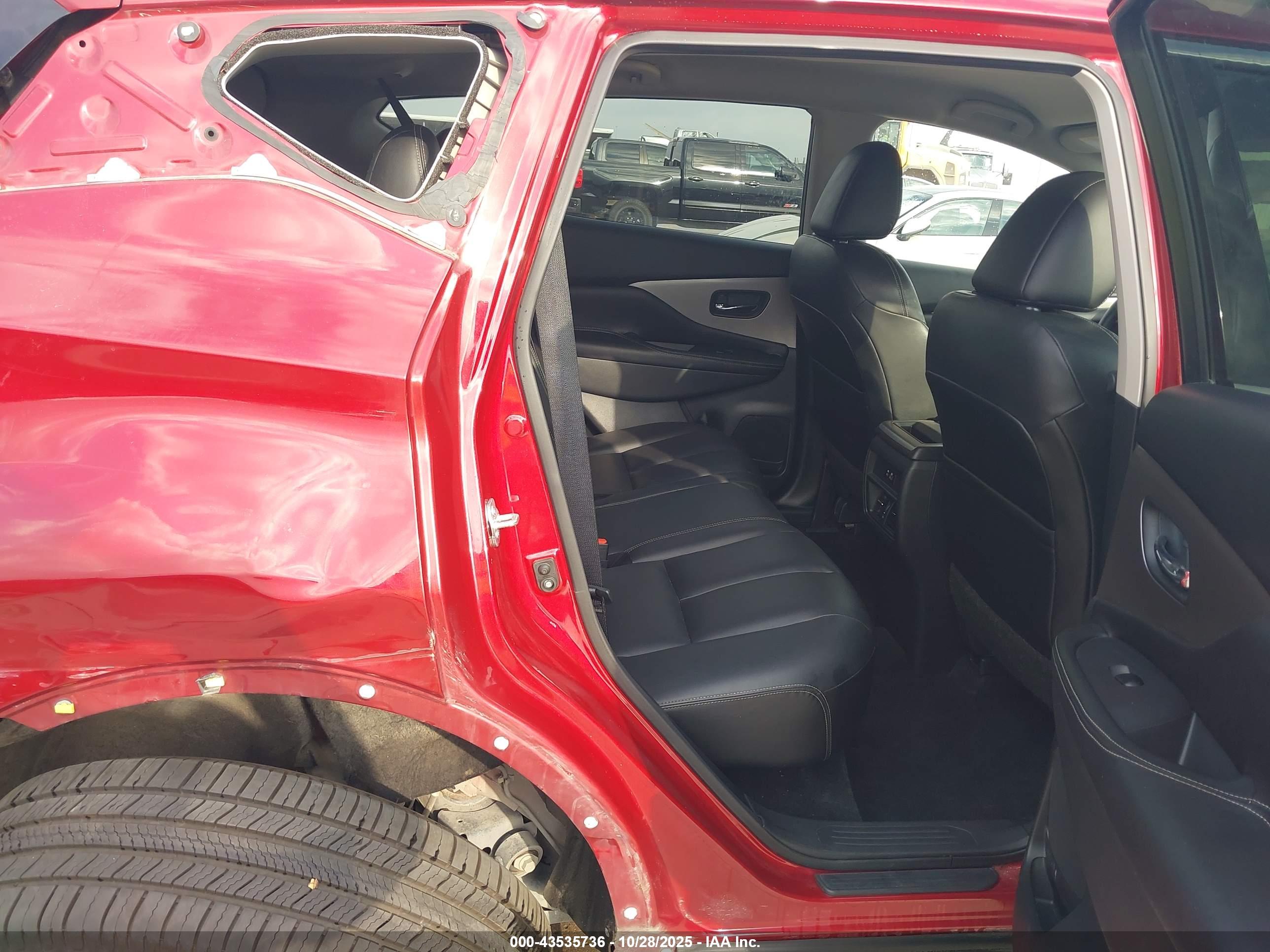 NISSAN MURANO image 8