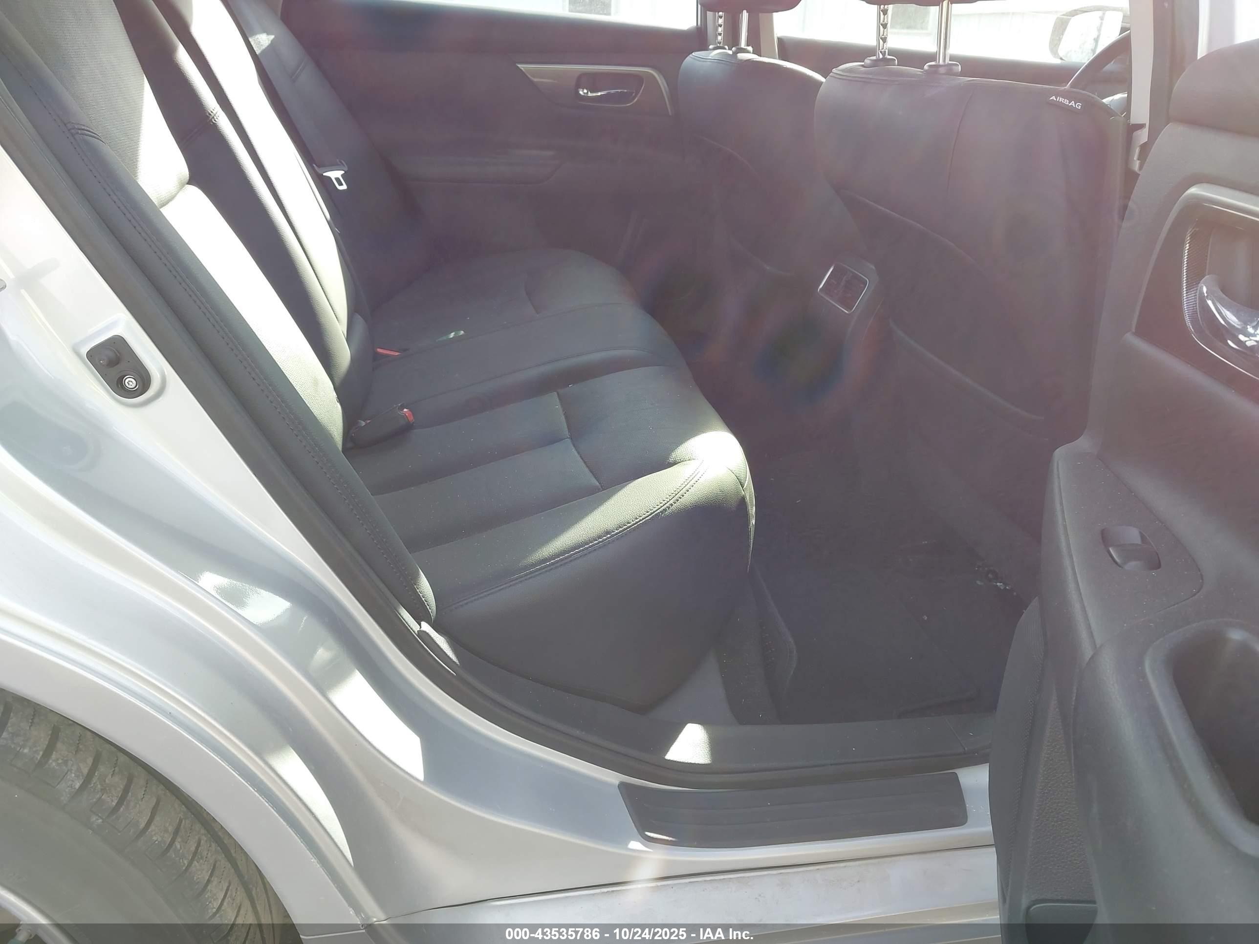 NISSAN ALTIMA image 8