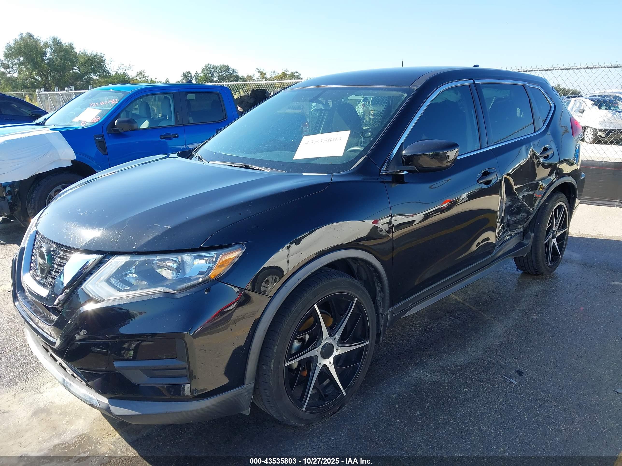 NISSAN ROGUE image 2