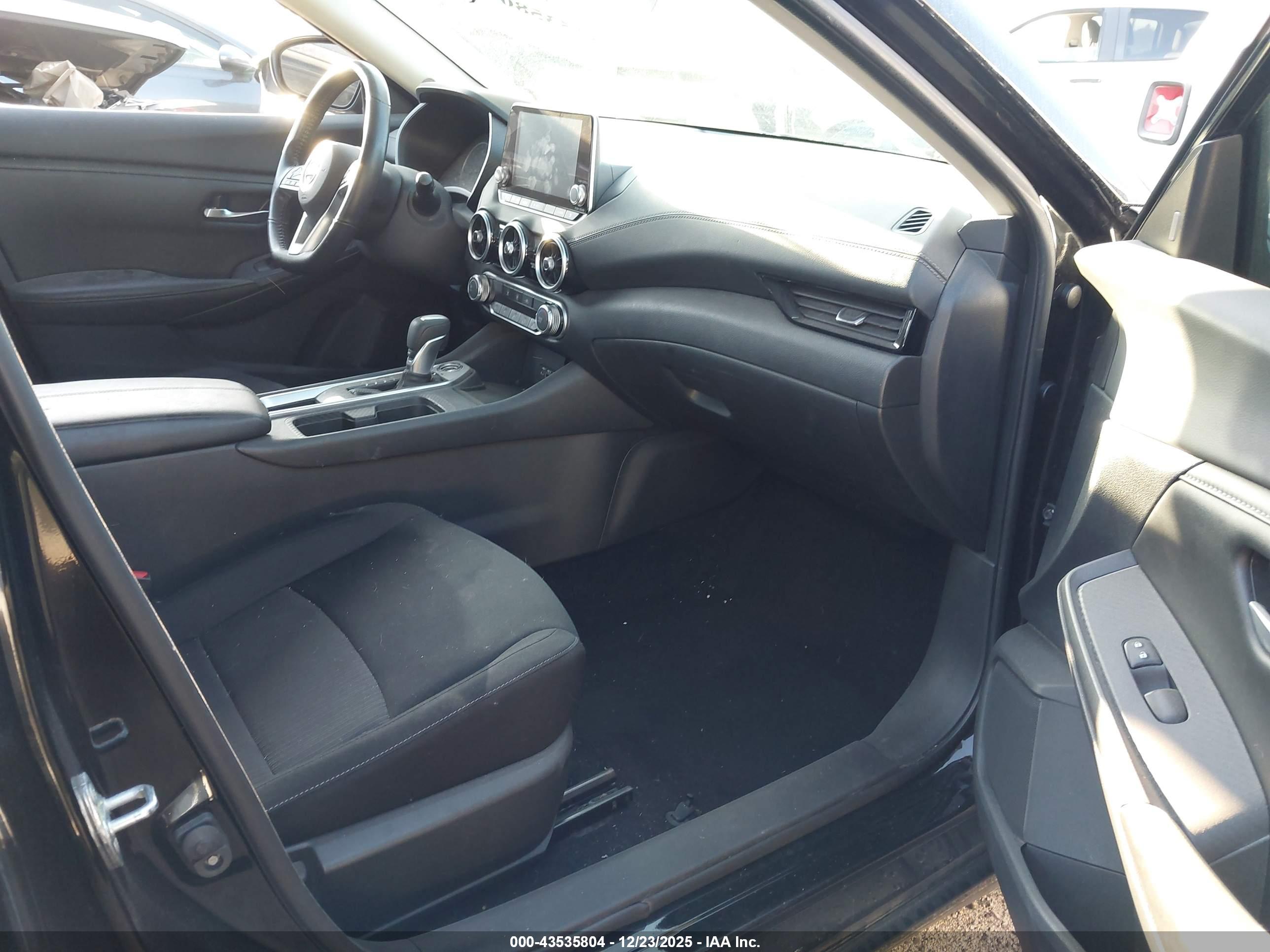 NISSAN SENTRA image 5