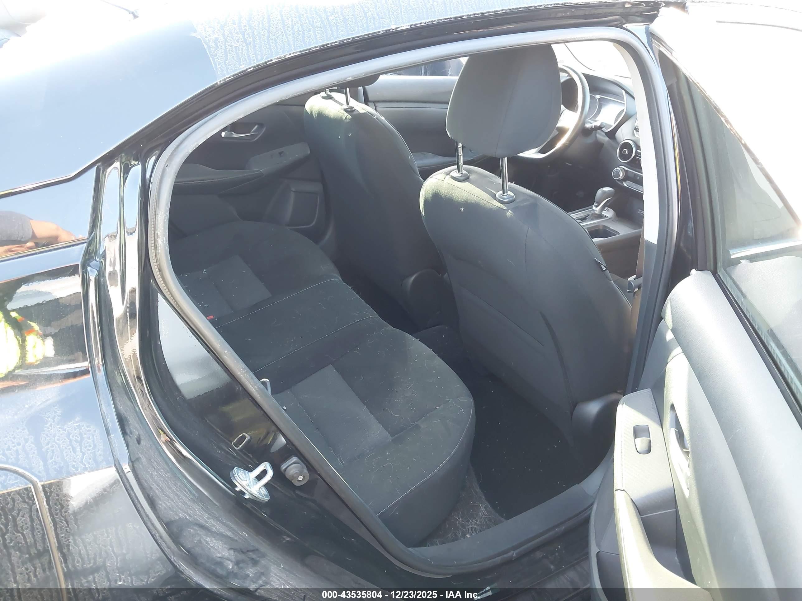 NISSAN SENTRA image 8
