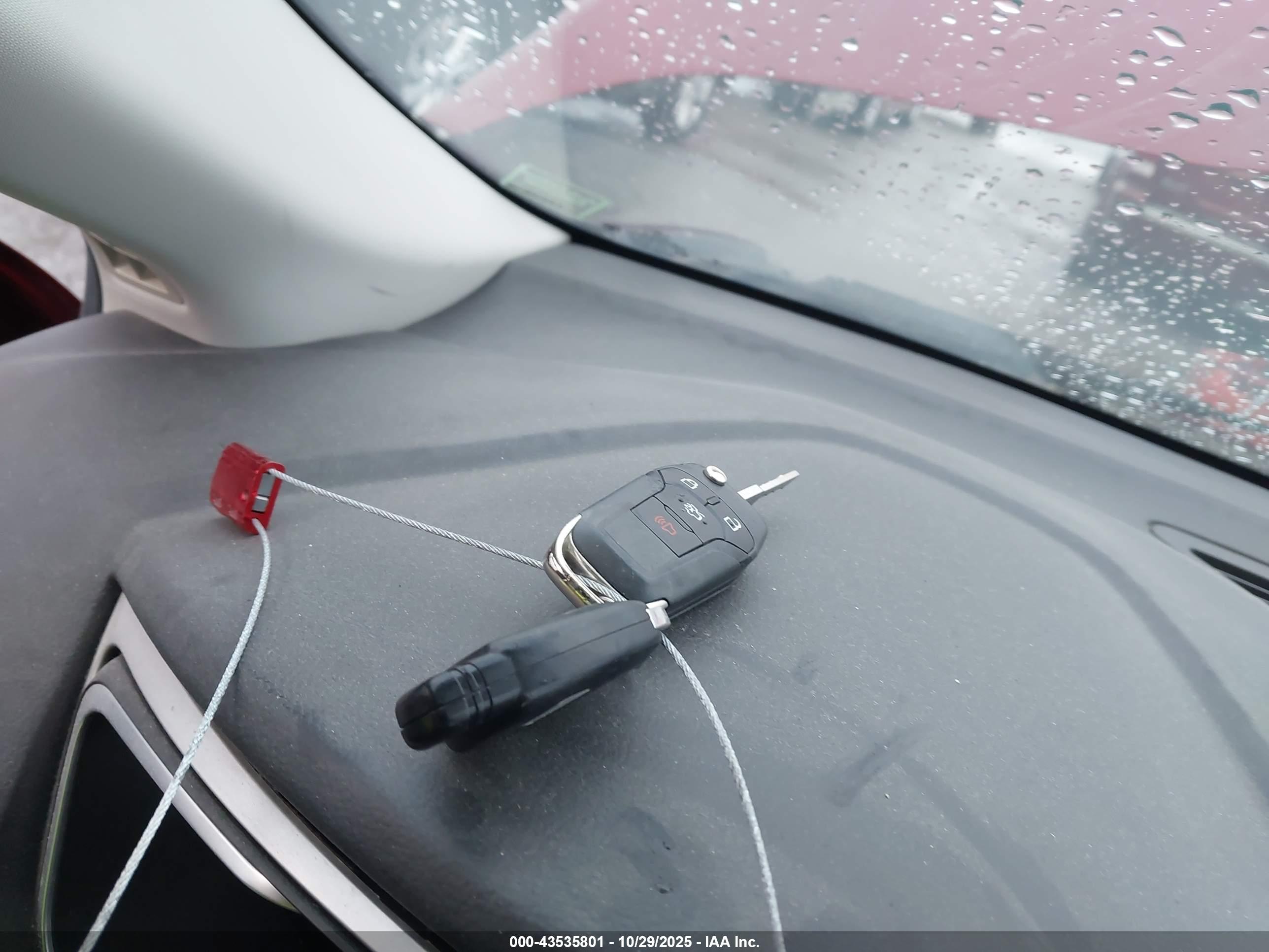 FORD FUSION image 11