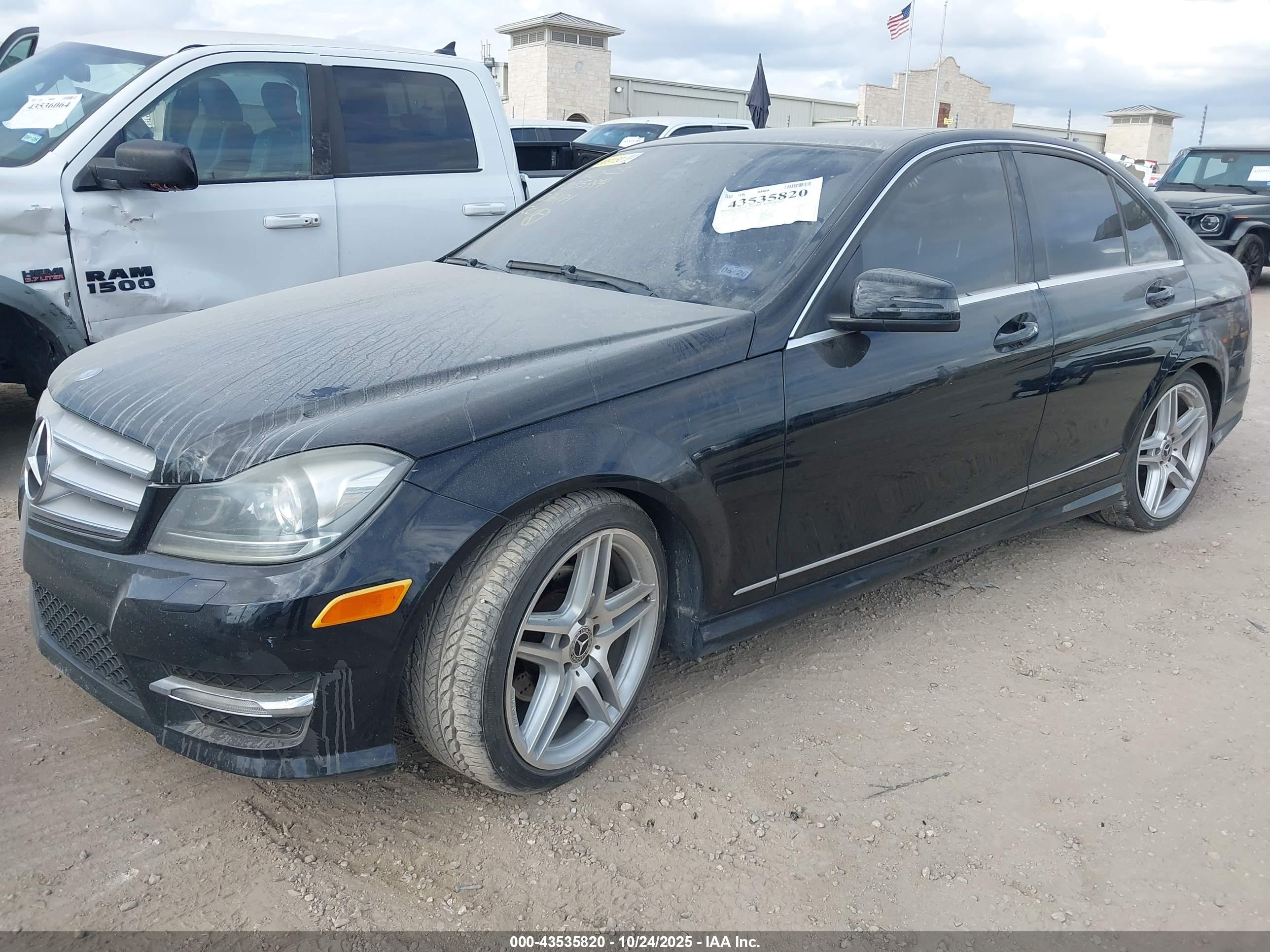 MERCEDES-BENZ C image 2