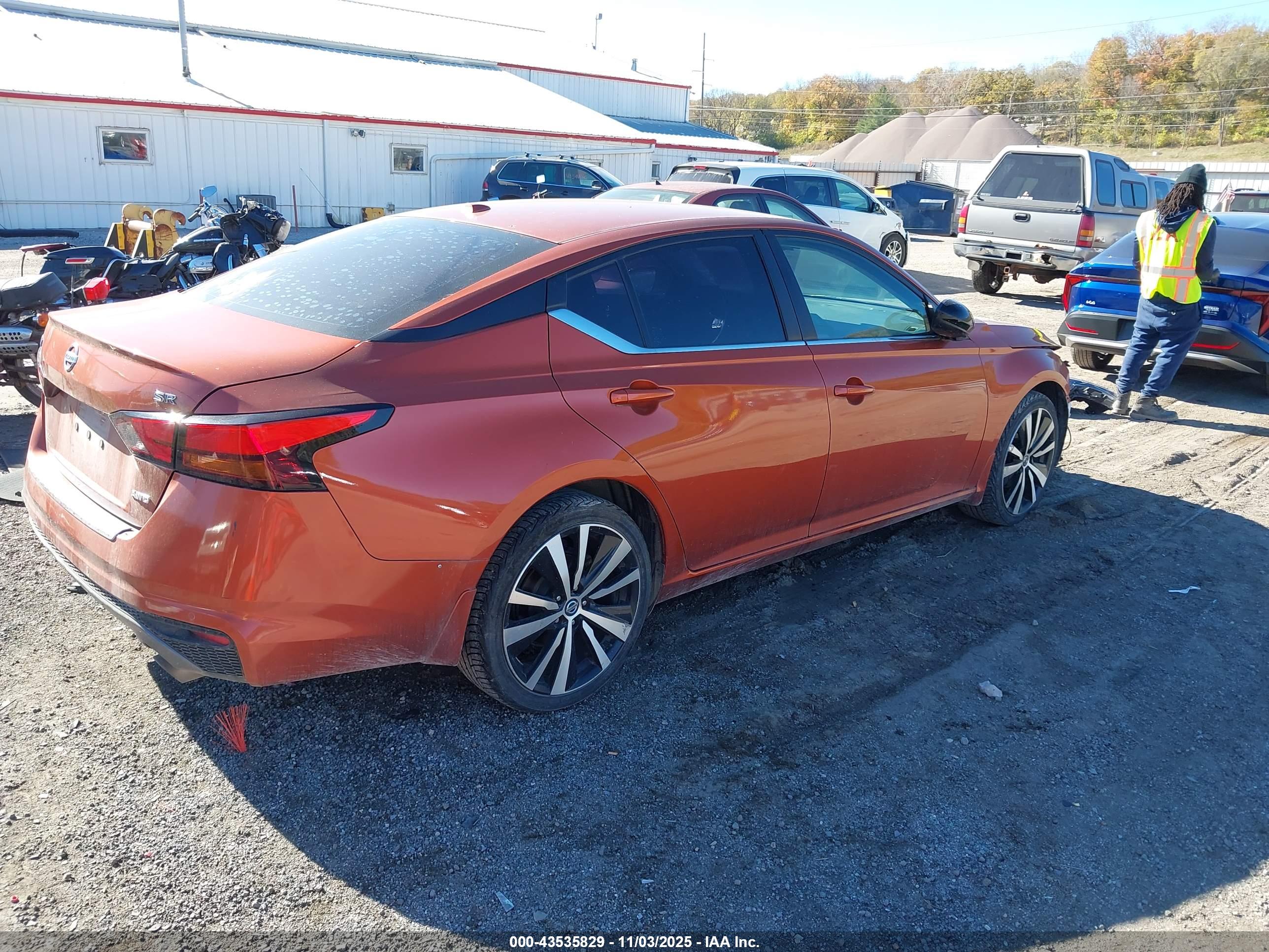 NISSAN ALTIMA image 4