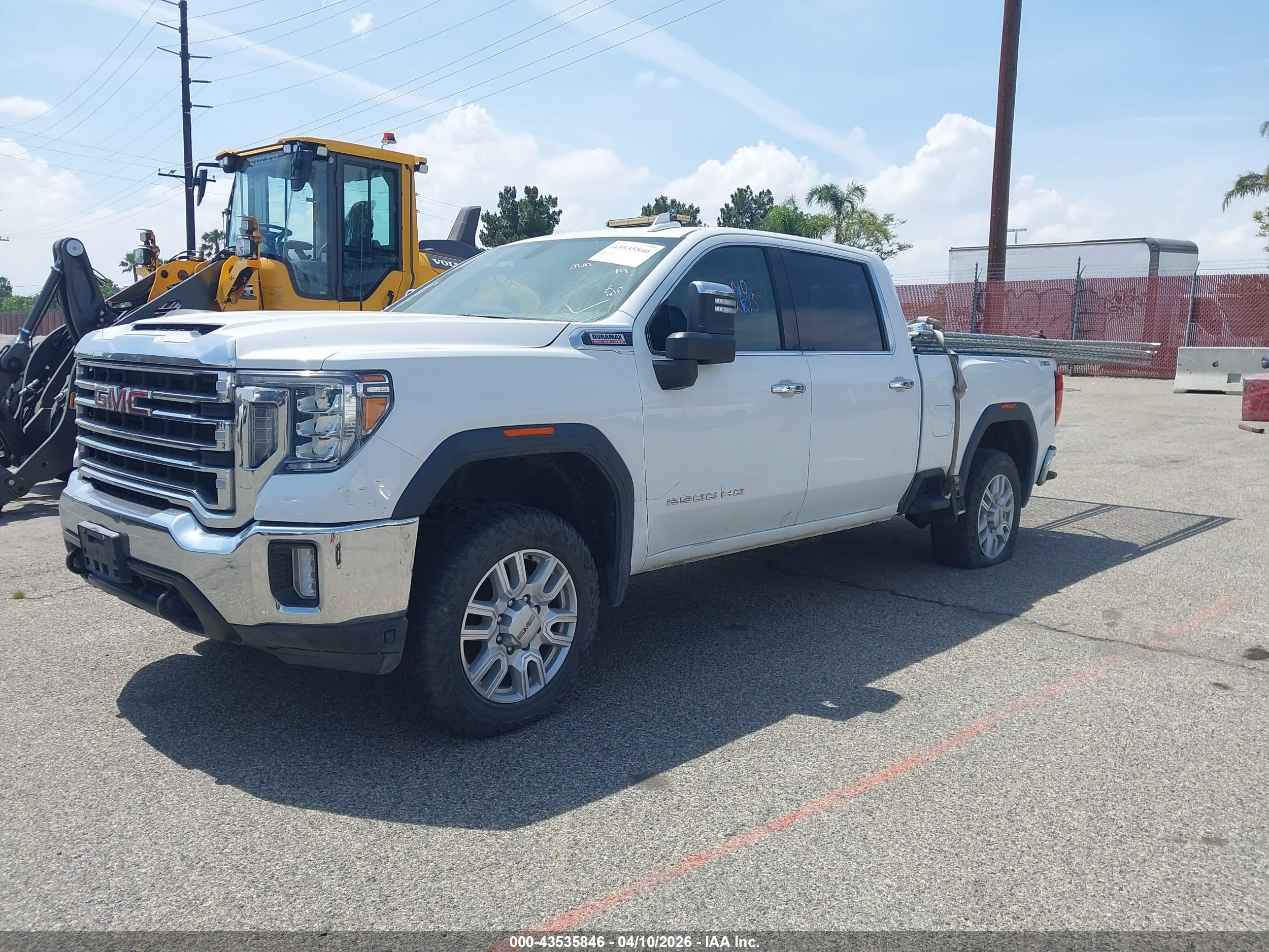 GMC SIERRA image 2