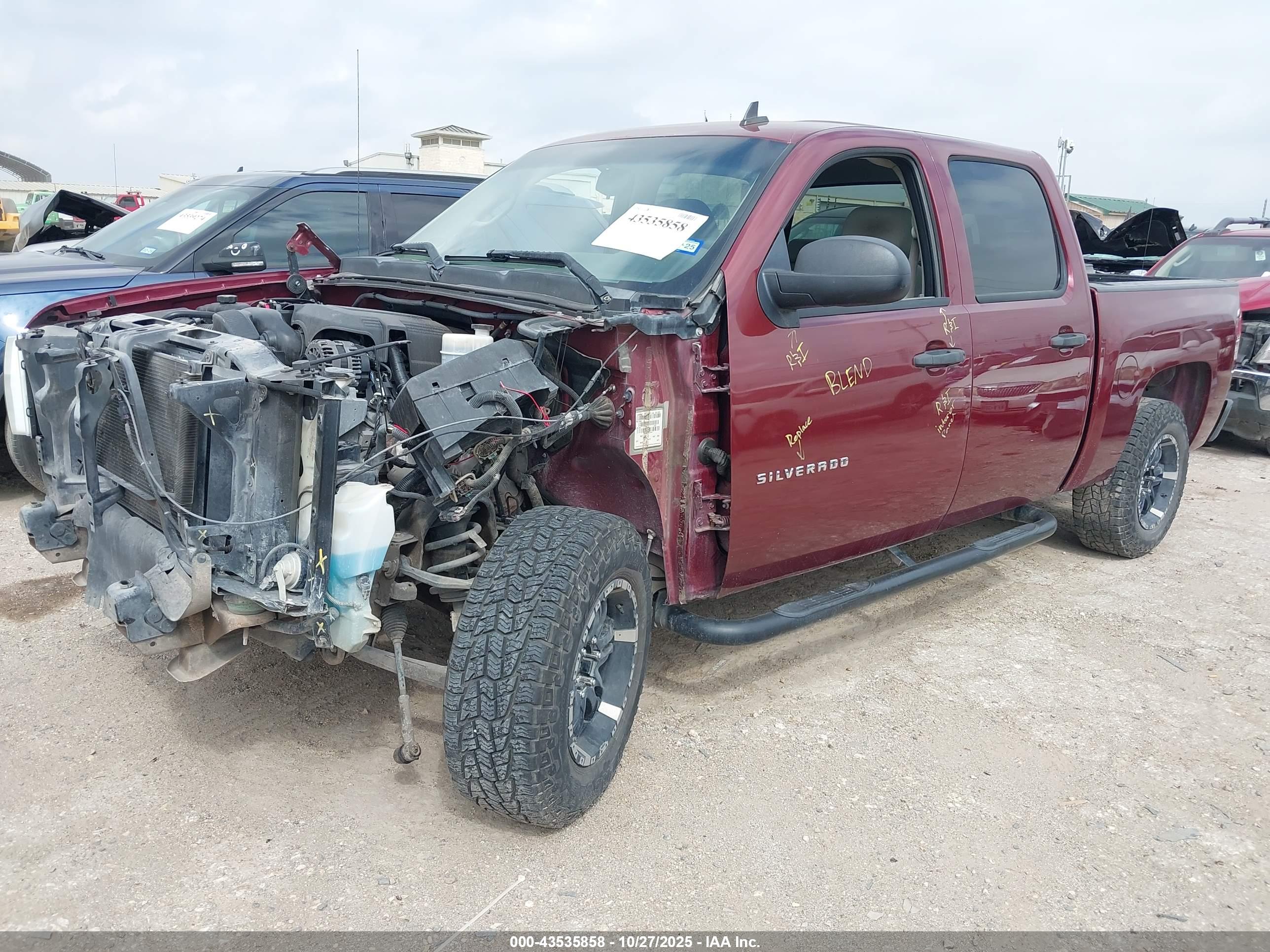 CHEVROLET SILVERADO image 2