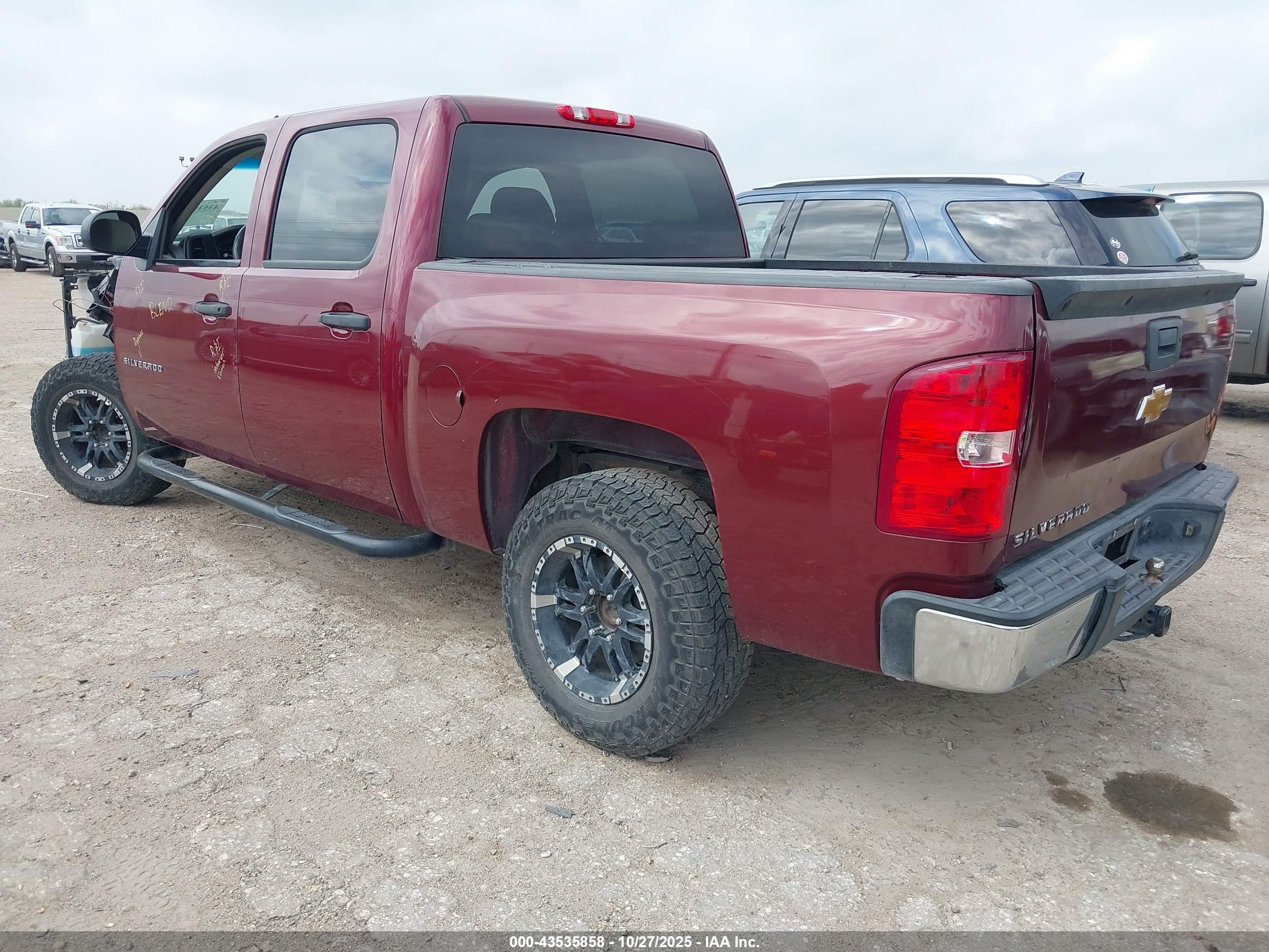 CHEVROLET SILVERADO image 3