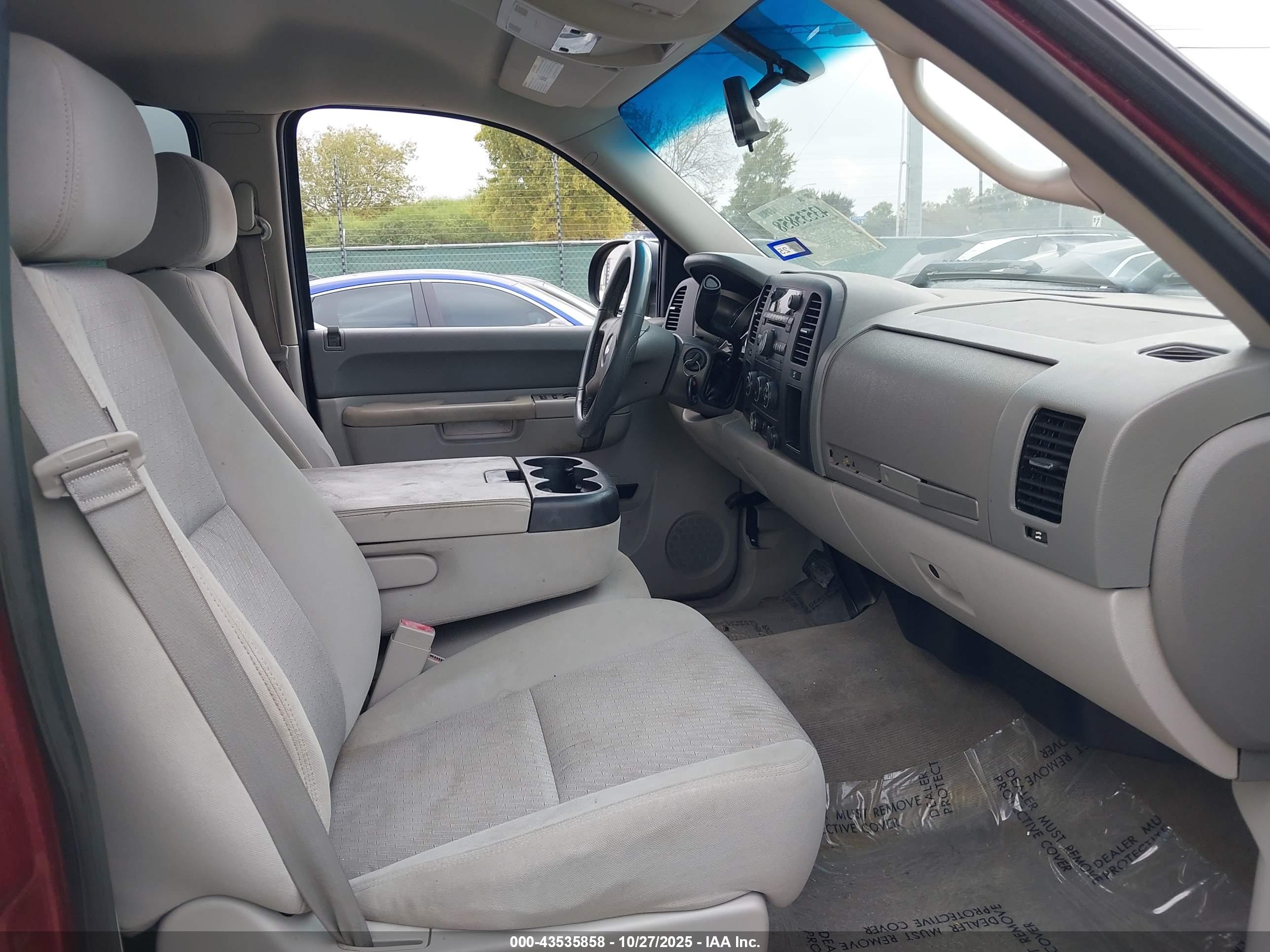 CHEVROLET SILVERADO image 5