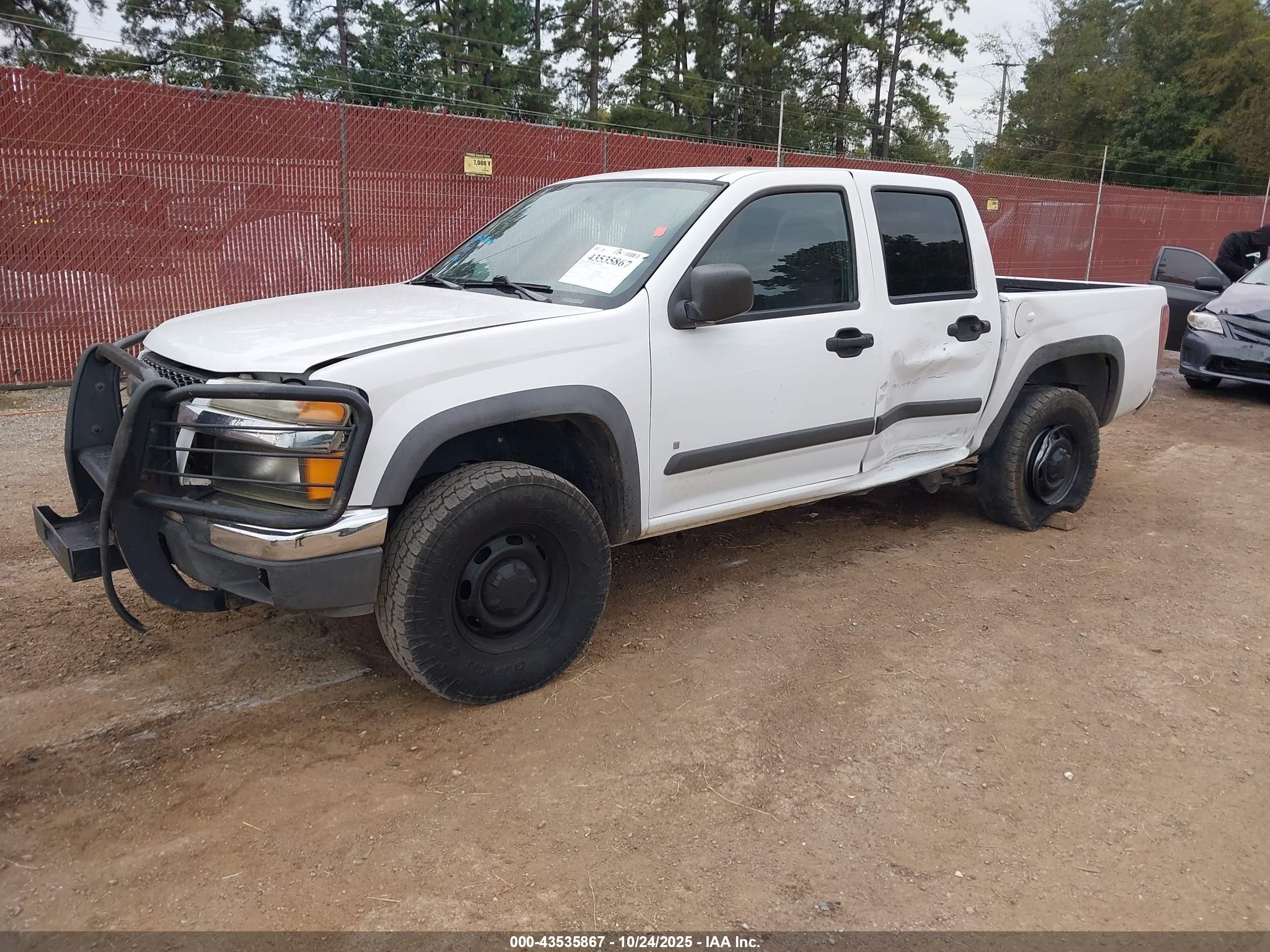 CHEVROLET COLORADO image 2