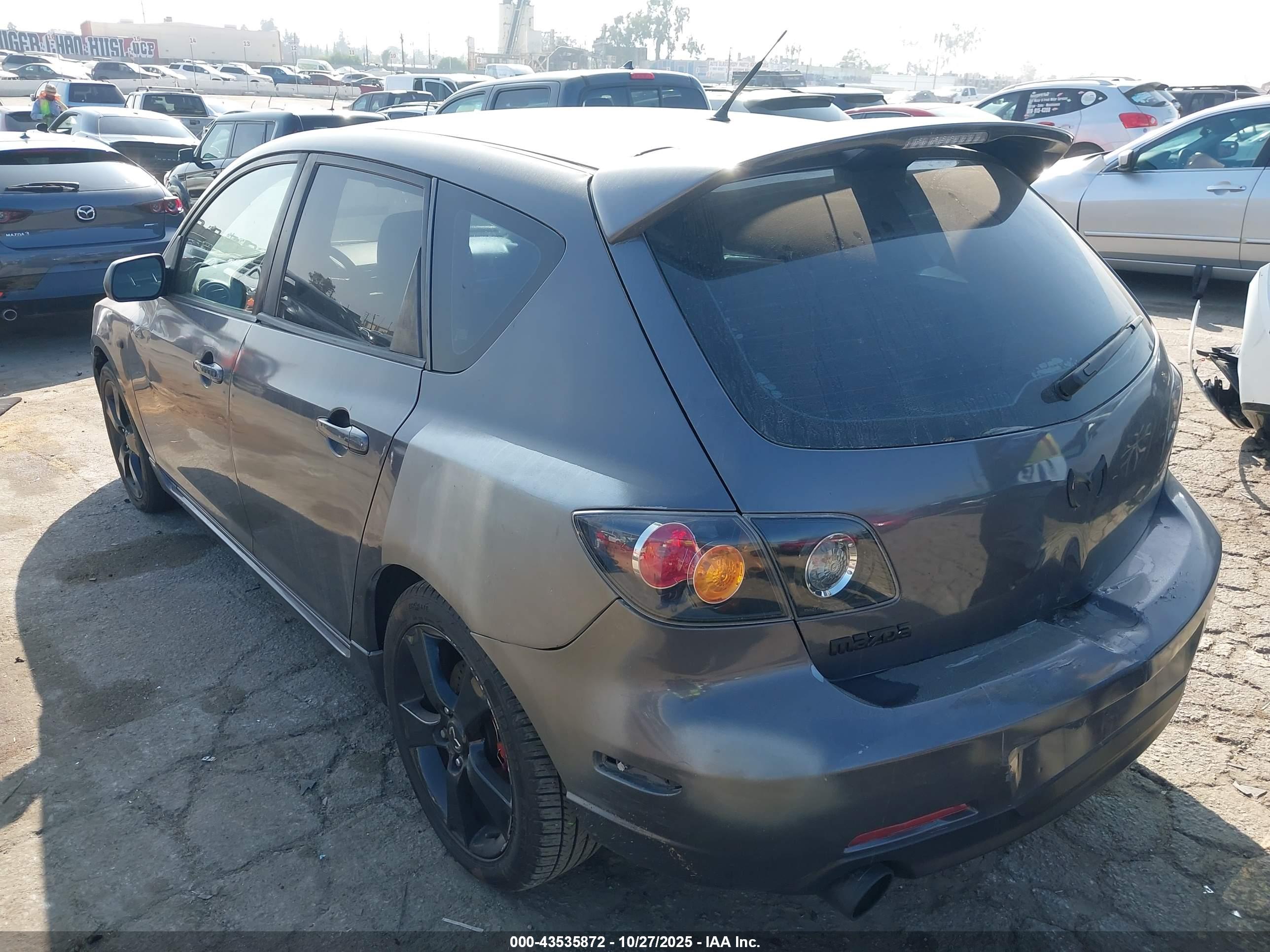 MAZDA MAZDA3 image 3