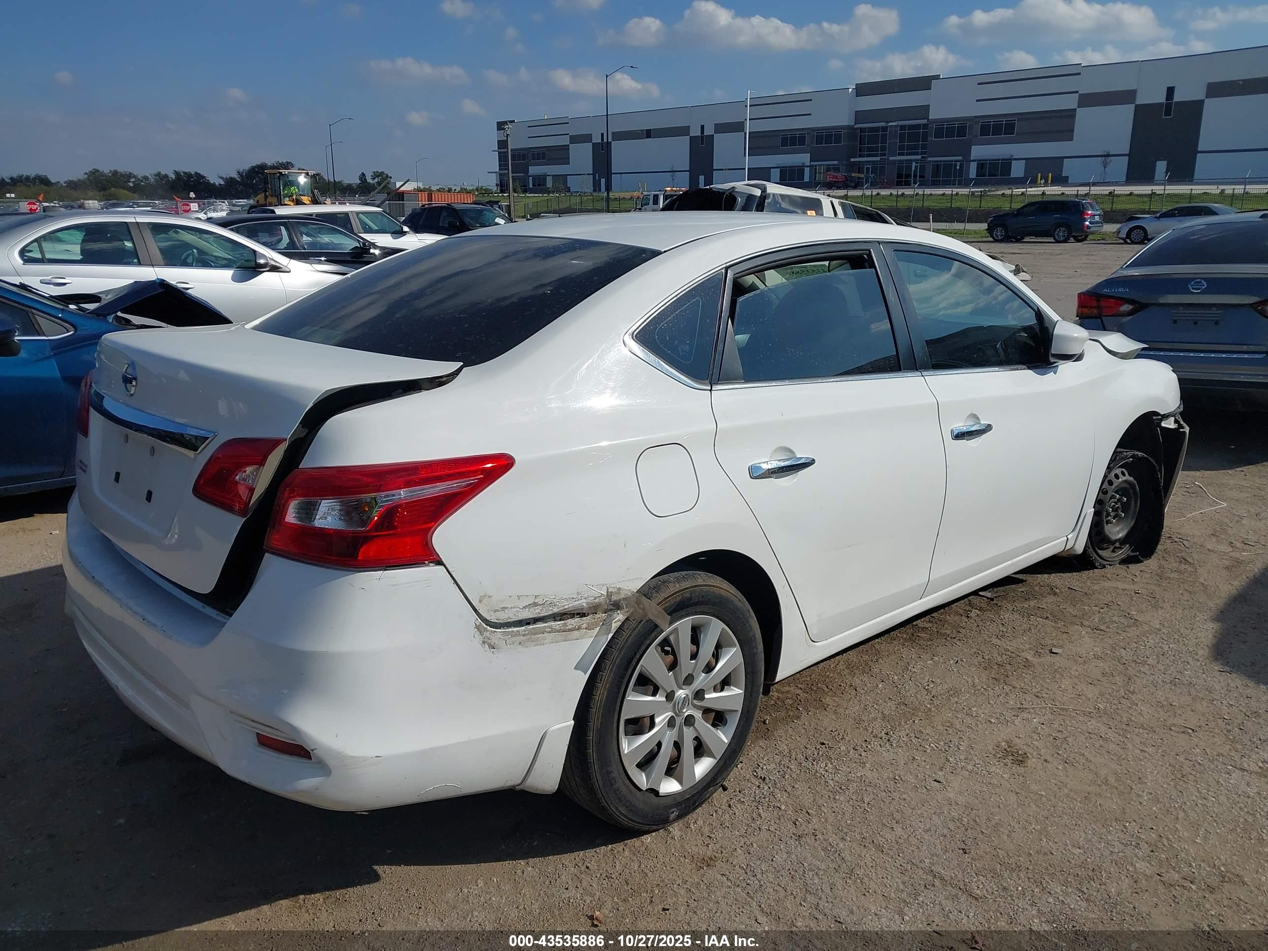 NISSAN SENTRA image 4