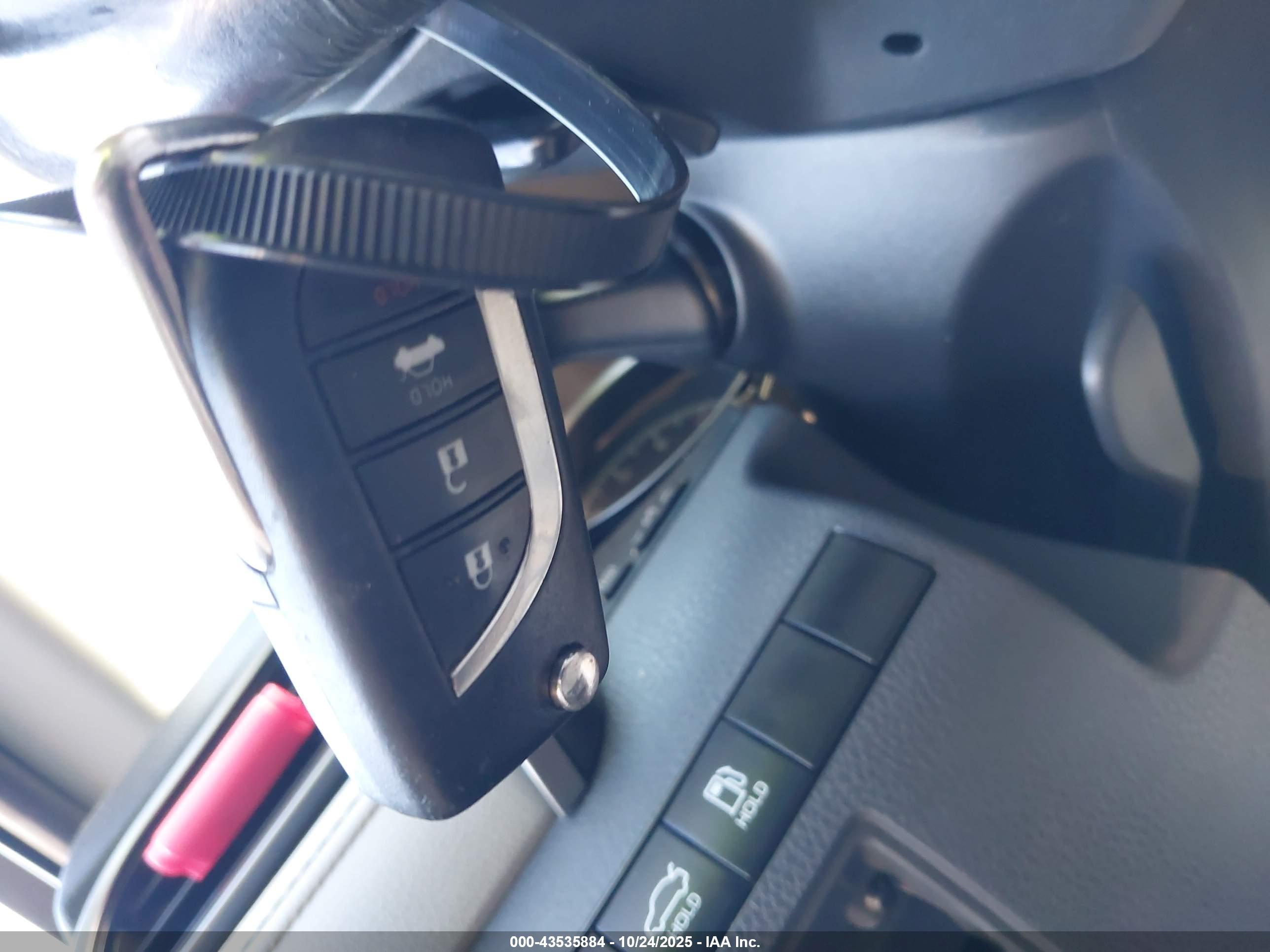 TOYOTA CAMRY image 11