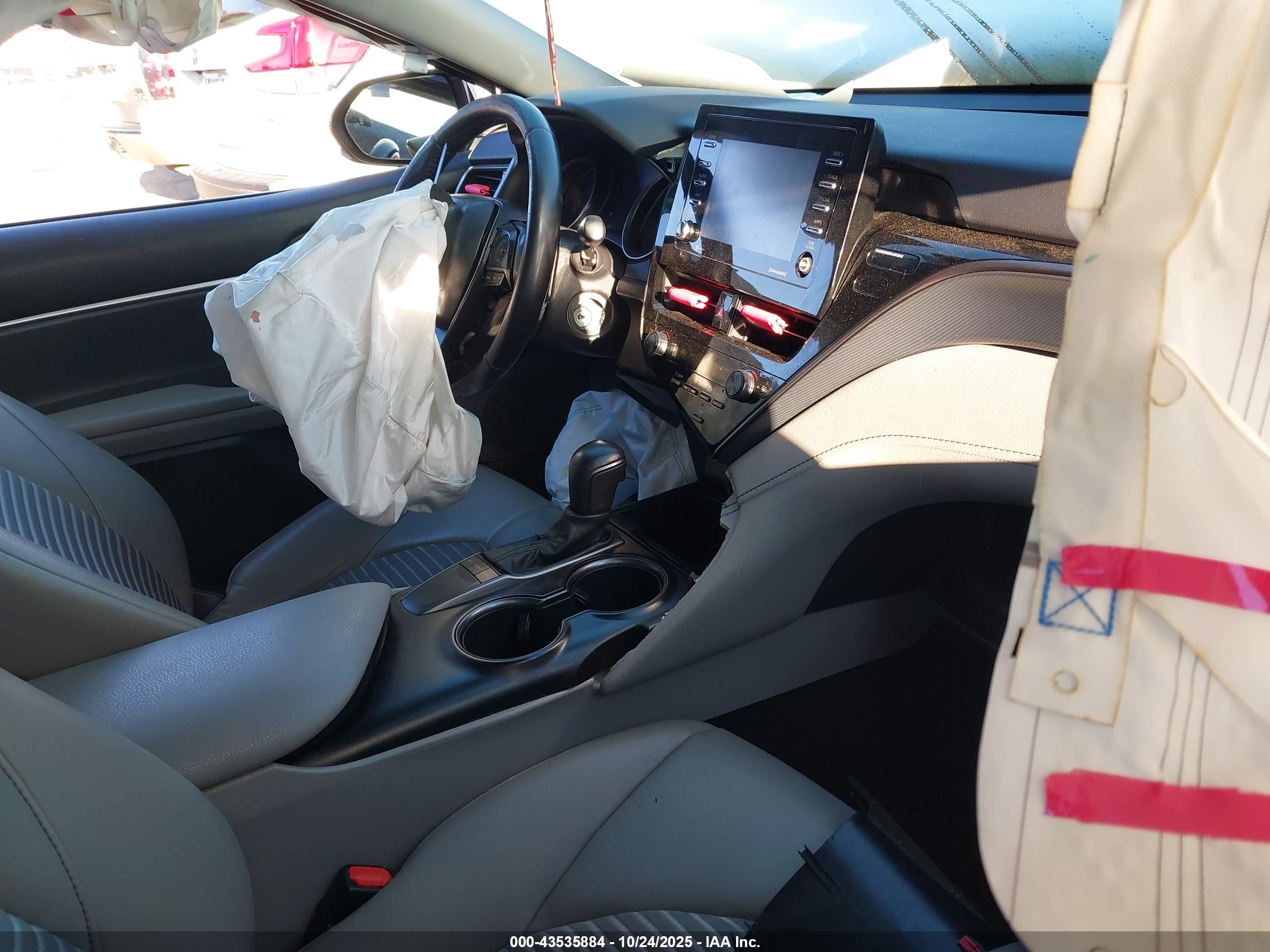 TOYOTA CAMRY image 5