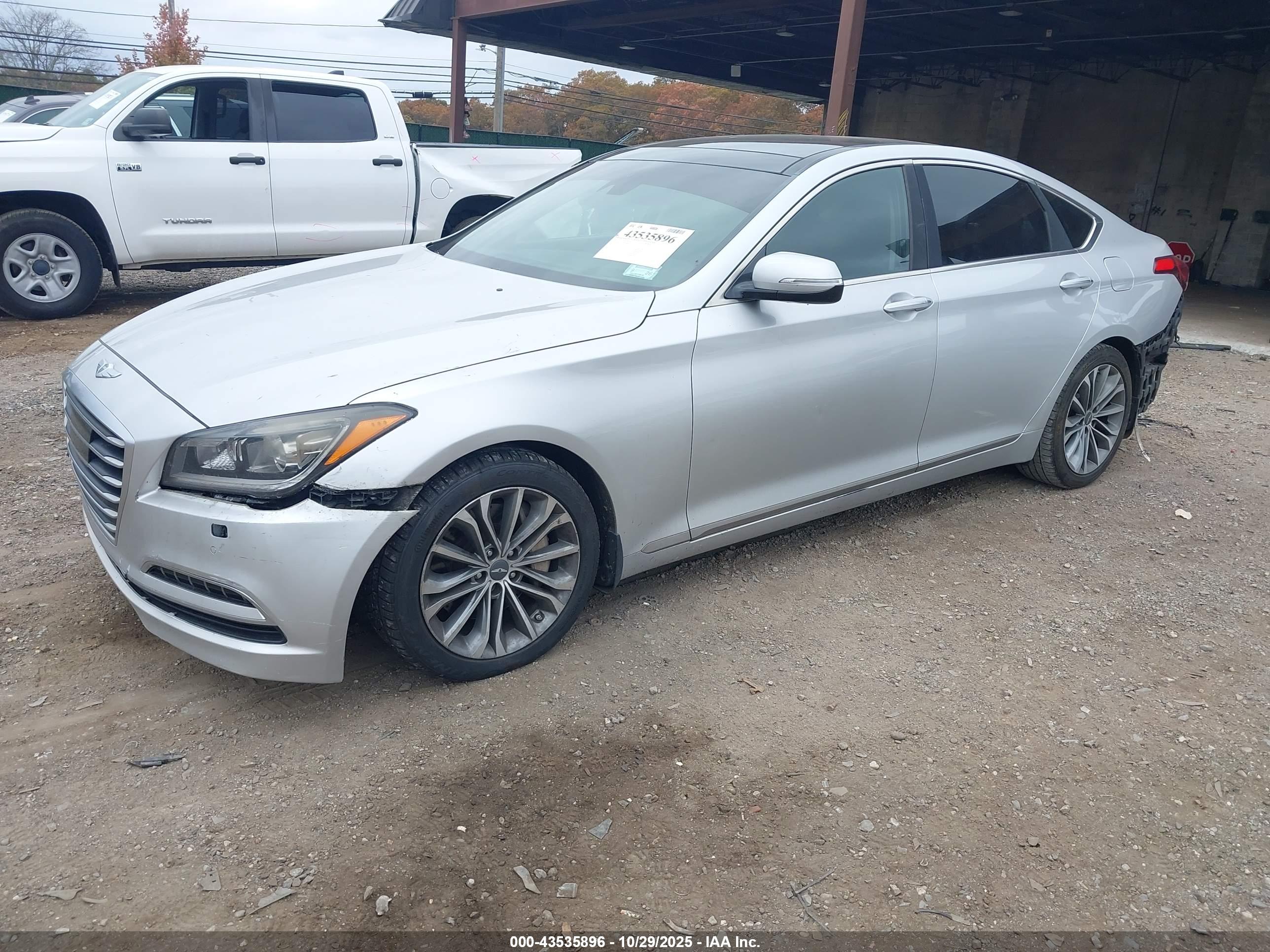 HYUNDAI GENESIS image 2