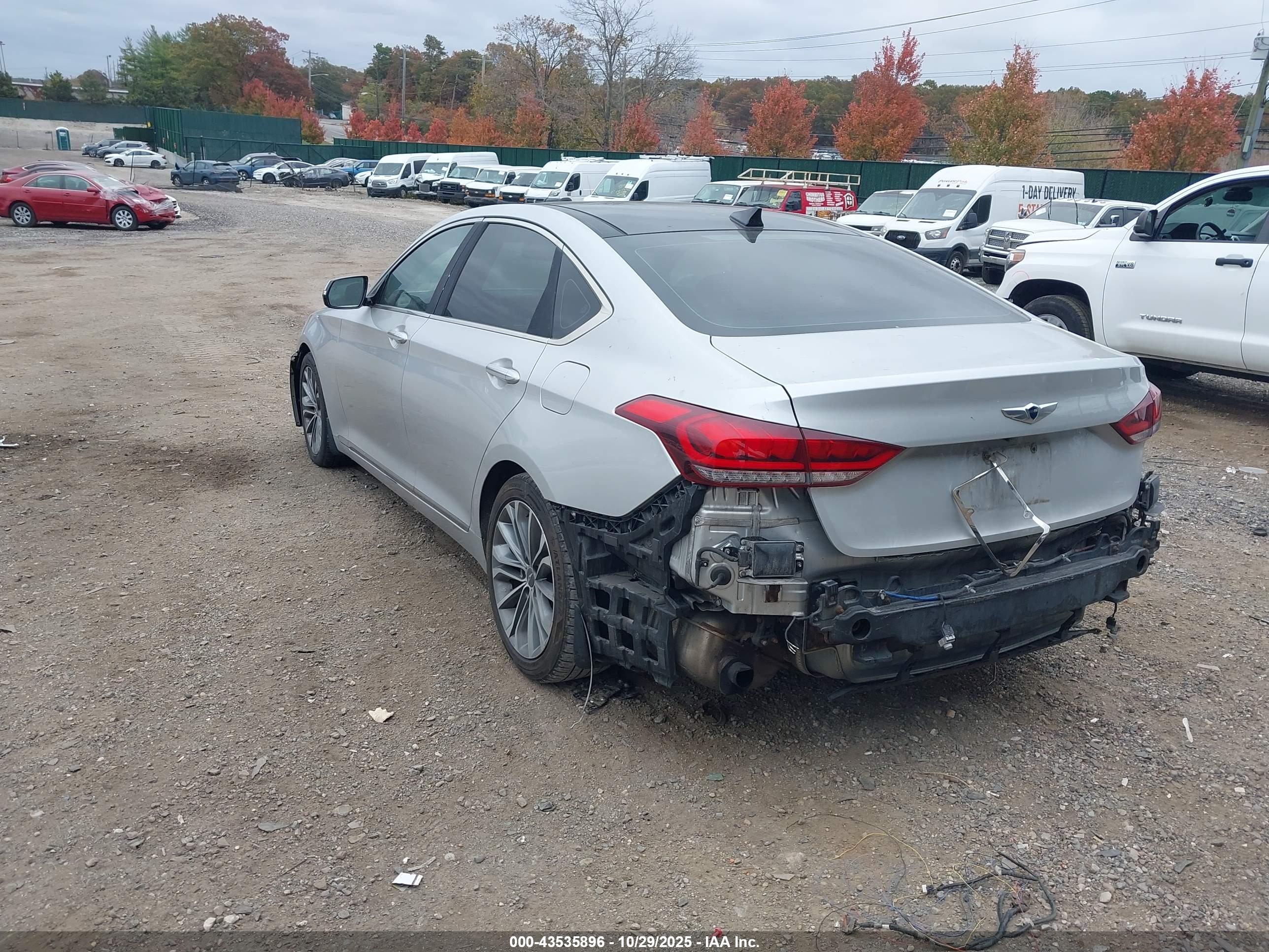 HYUNDAI GENESIS image 3
