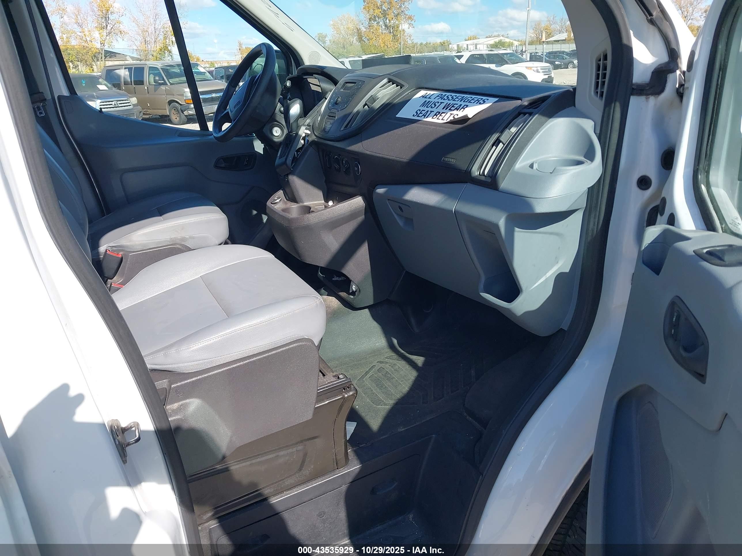 FORD TRANSIT-150 image 5