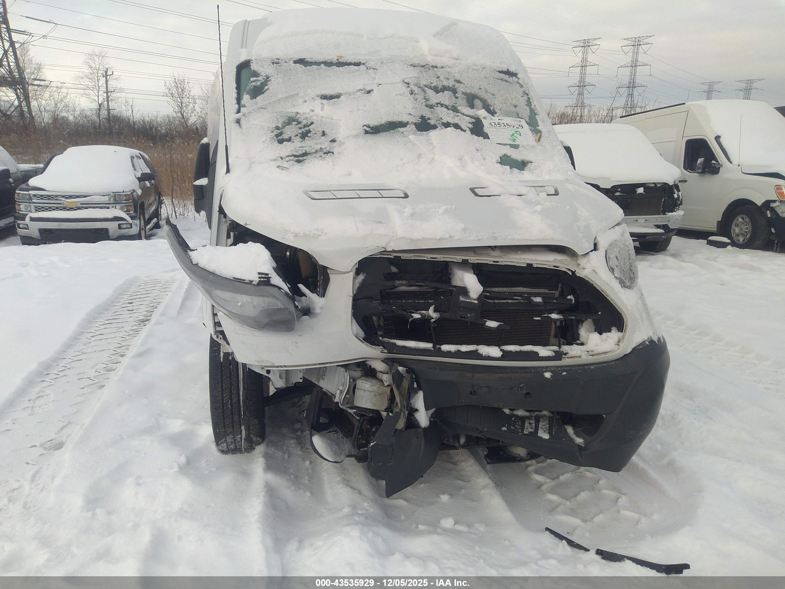 FORD TRANSIT-150 image 6