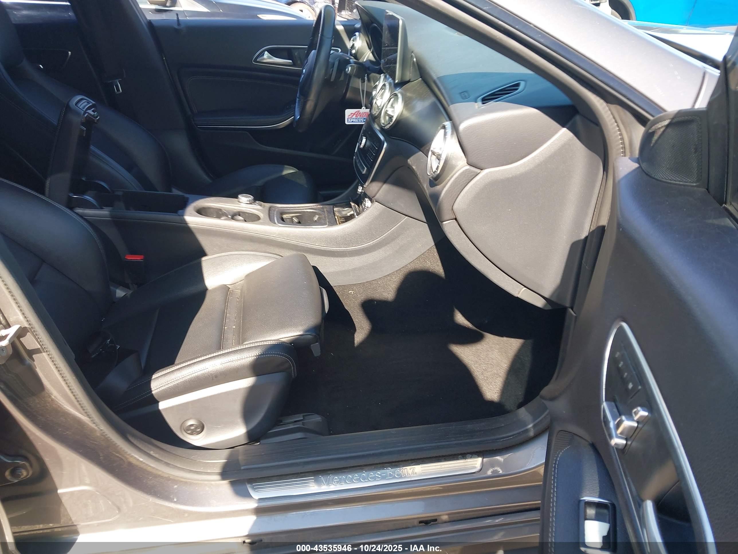 MERCEDES-BENZ CLA image 5