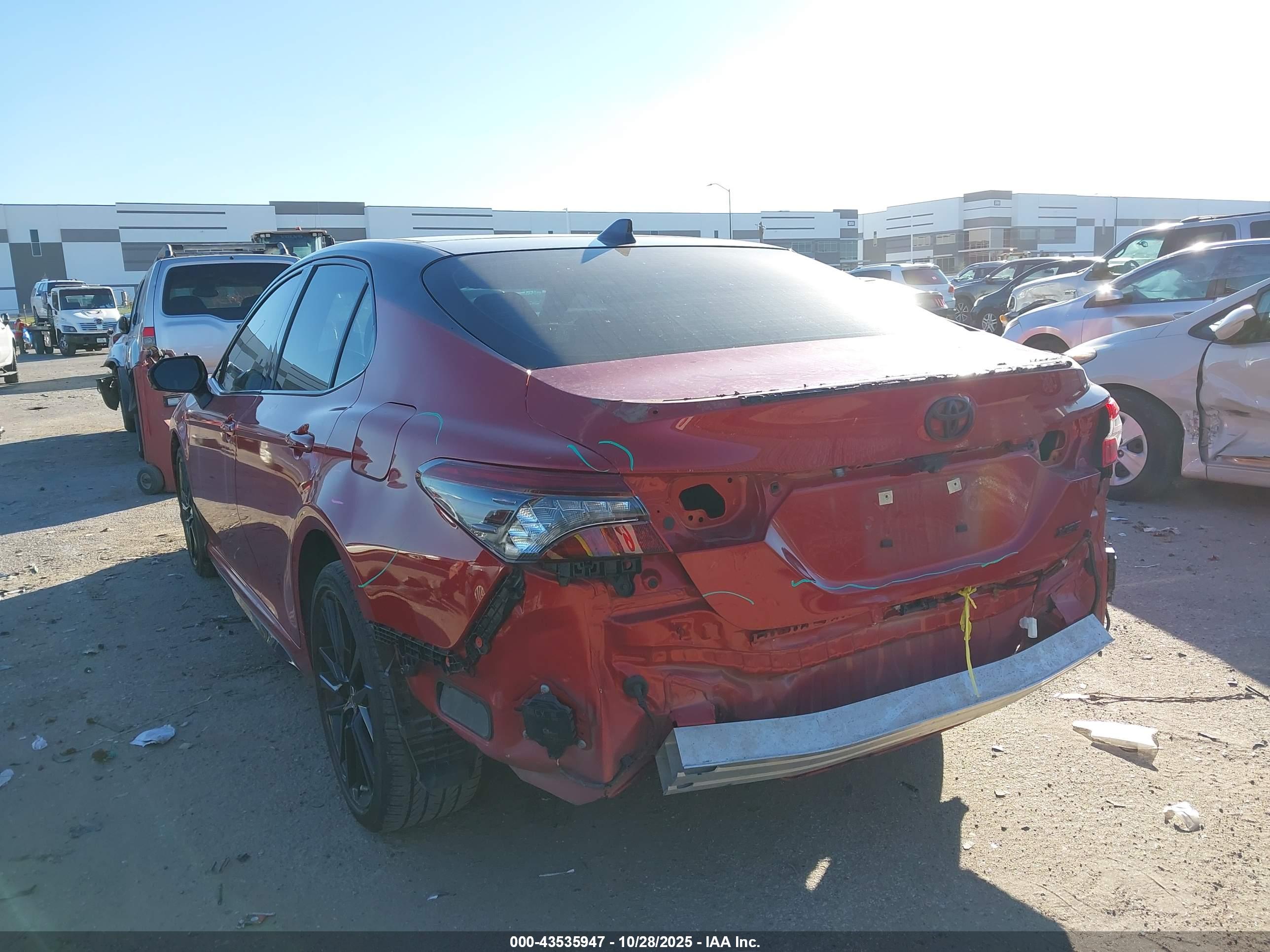 TOYOTA CAMRY image 3