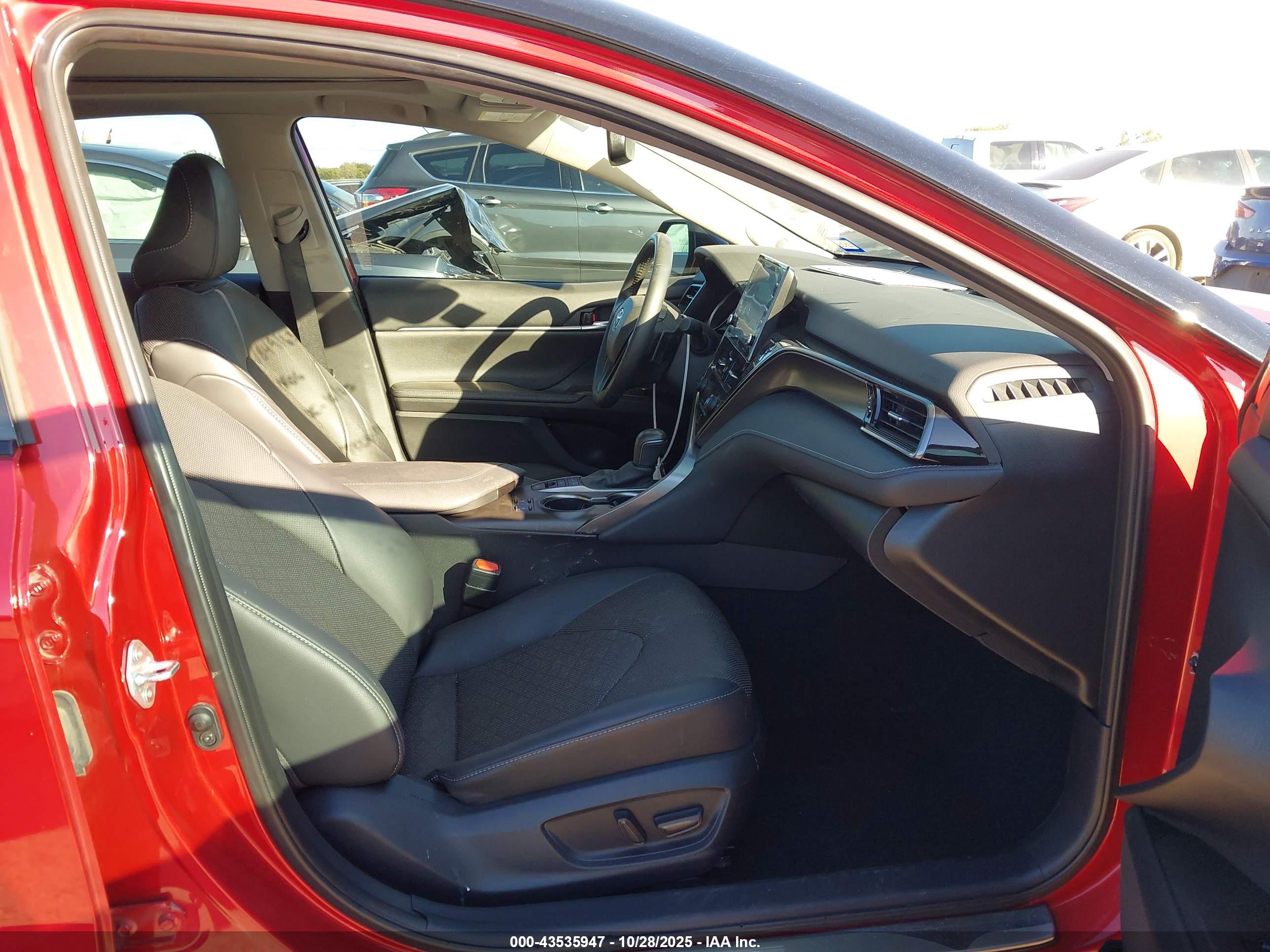 TOYOTA CAMRY image 5