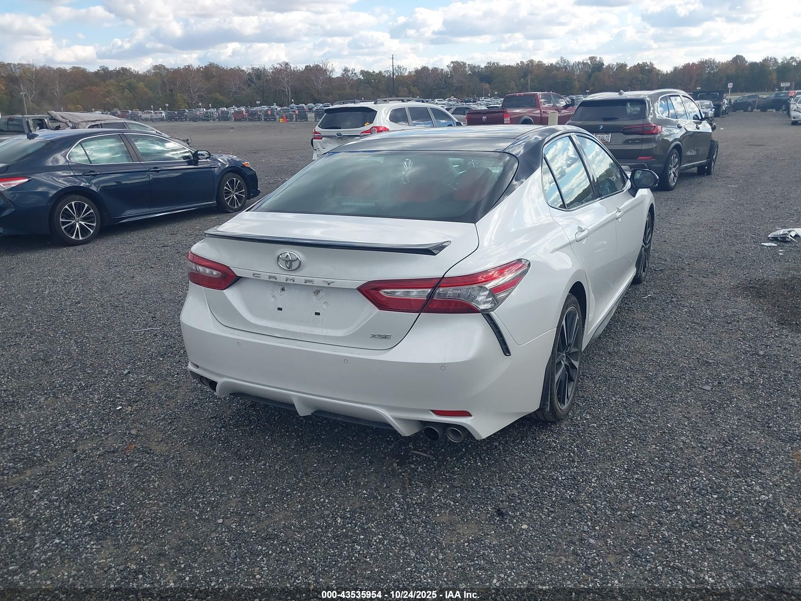 TOYOTA CAMRY image 4