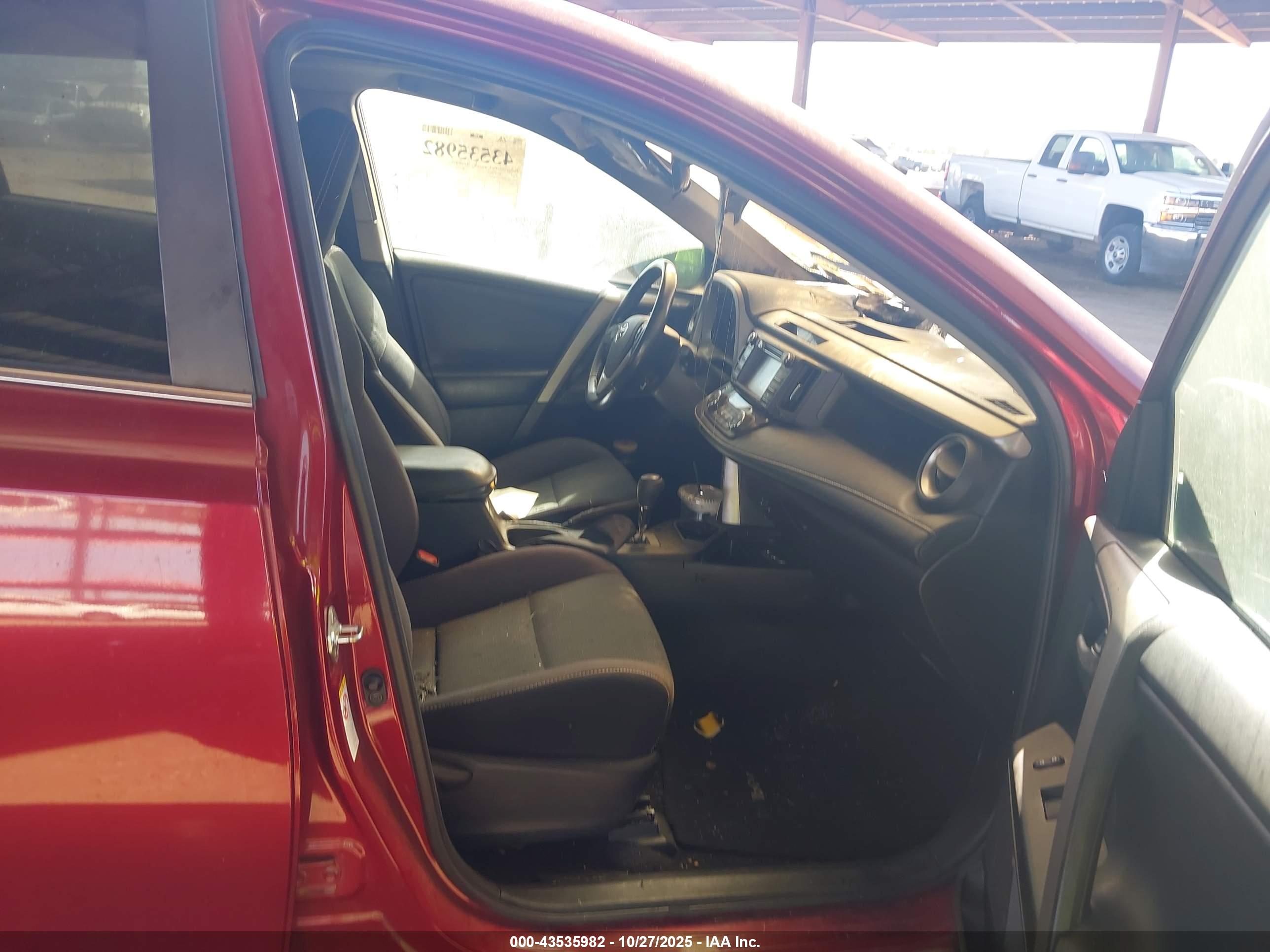 TOYOTA RAV4 image 5