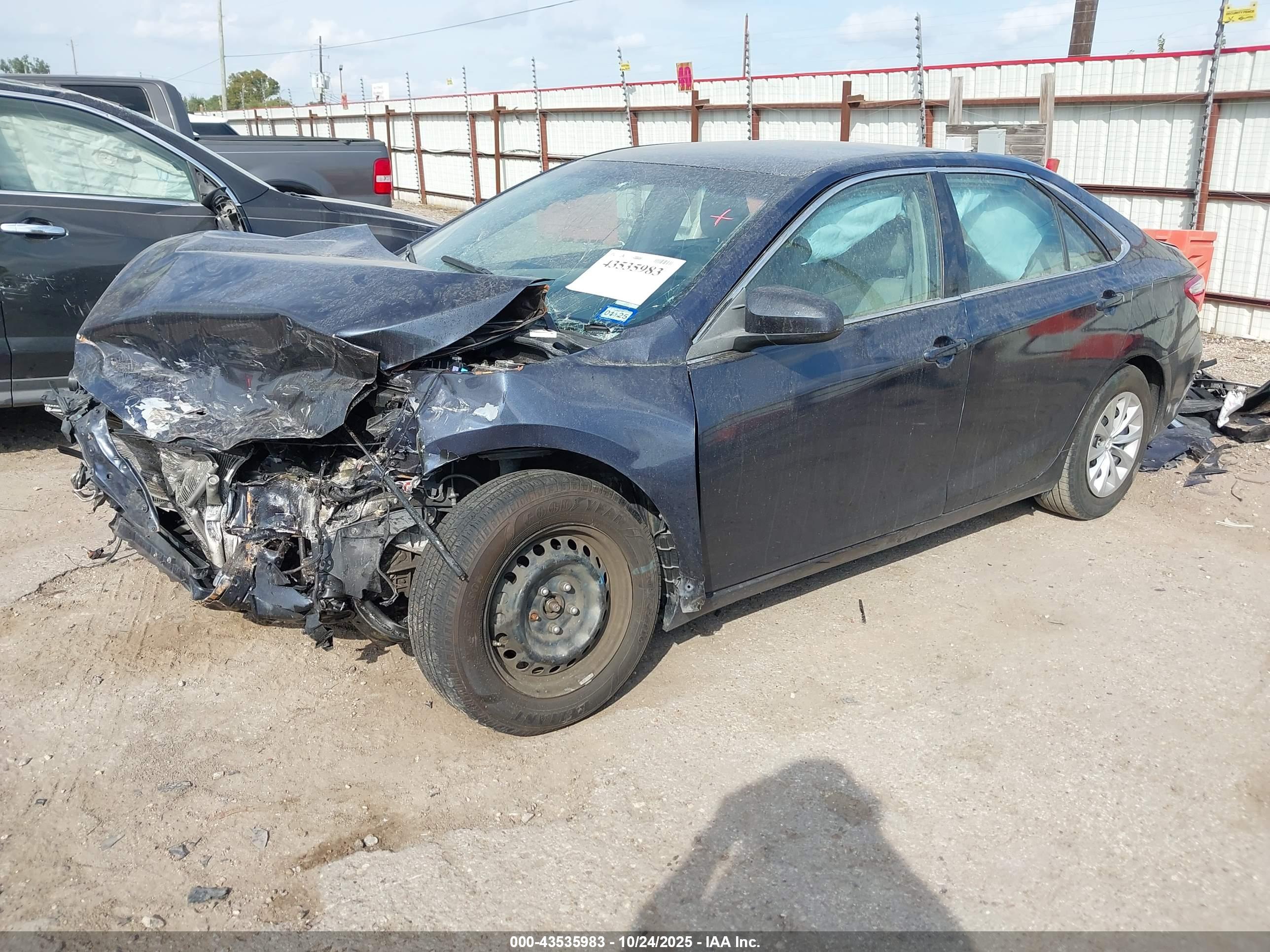 TOYOTA CAMRY image 2