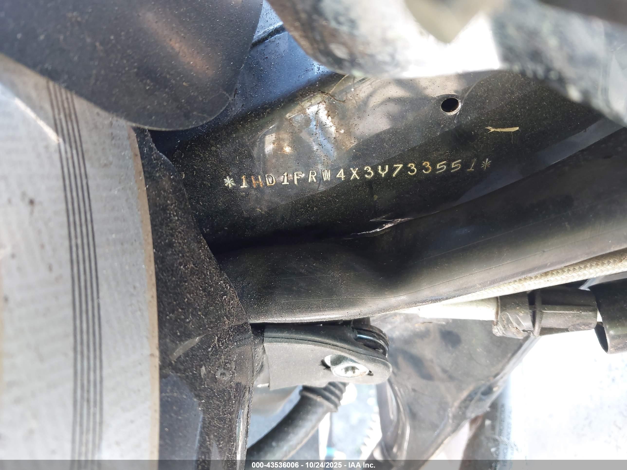 HARLEY-DAVIDSON FLHRCI image 10