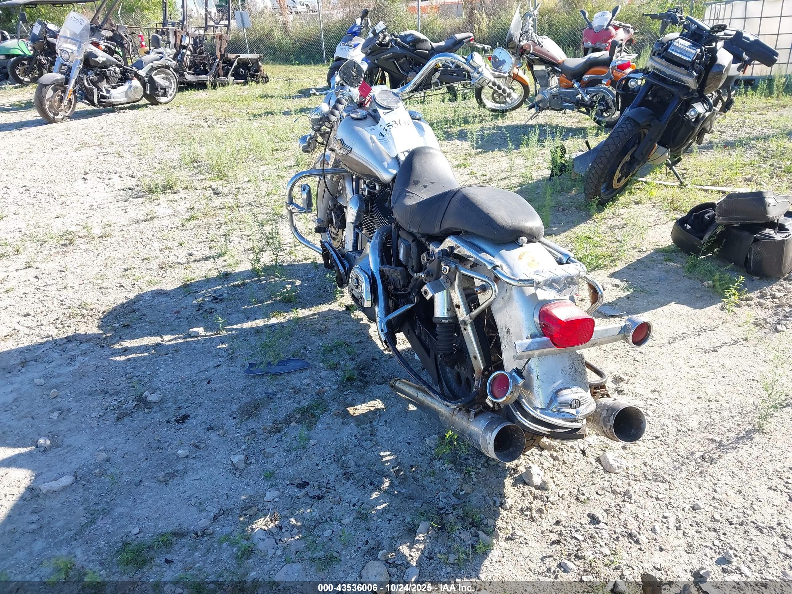 HARLEY-DAVIDSON FLHRCI image 3