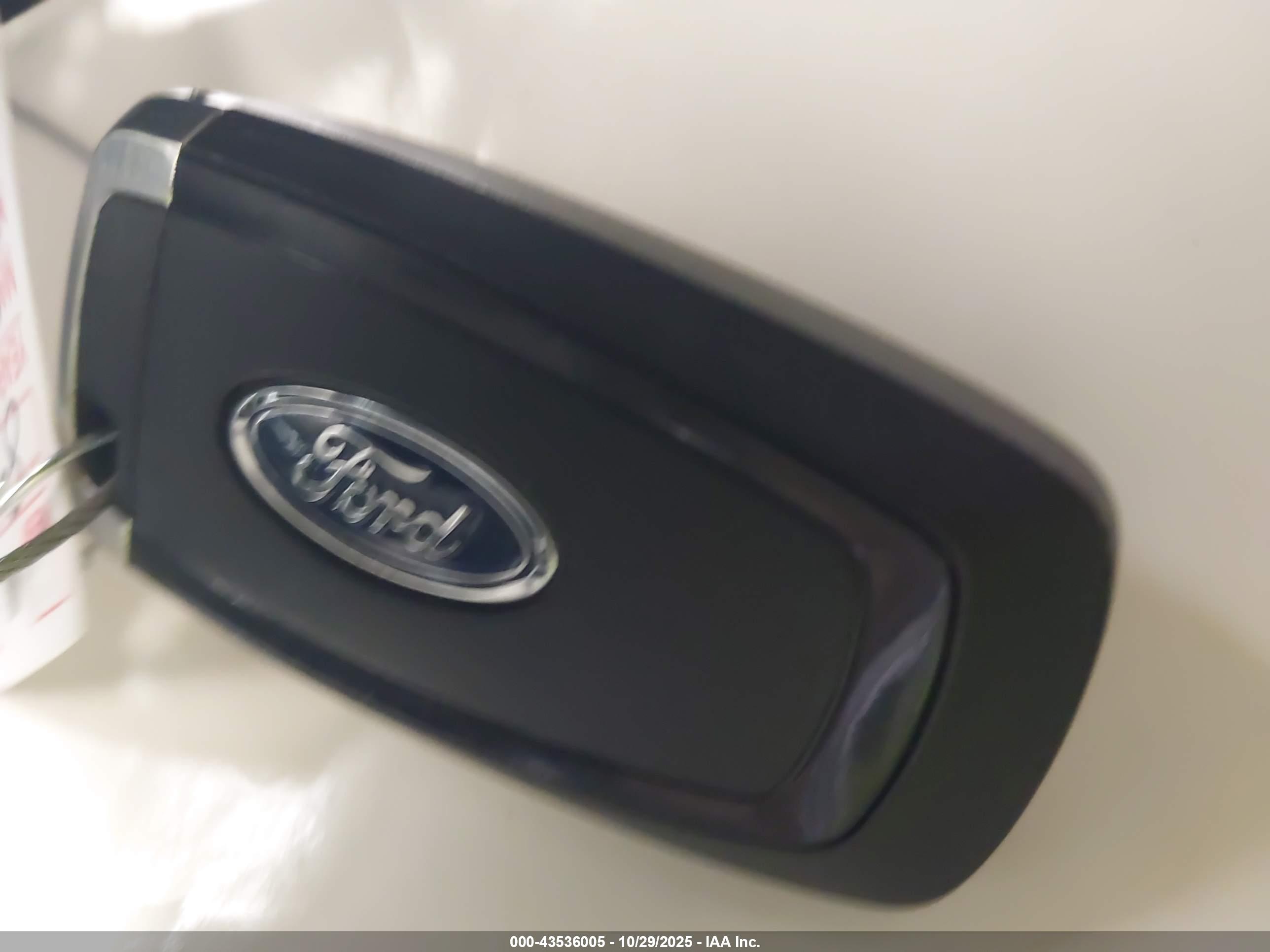 FORD ESCAPE image 11