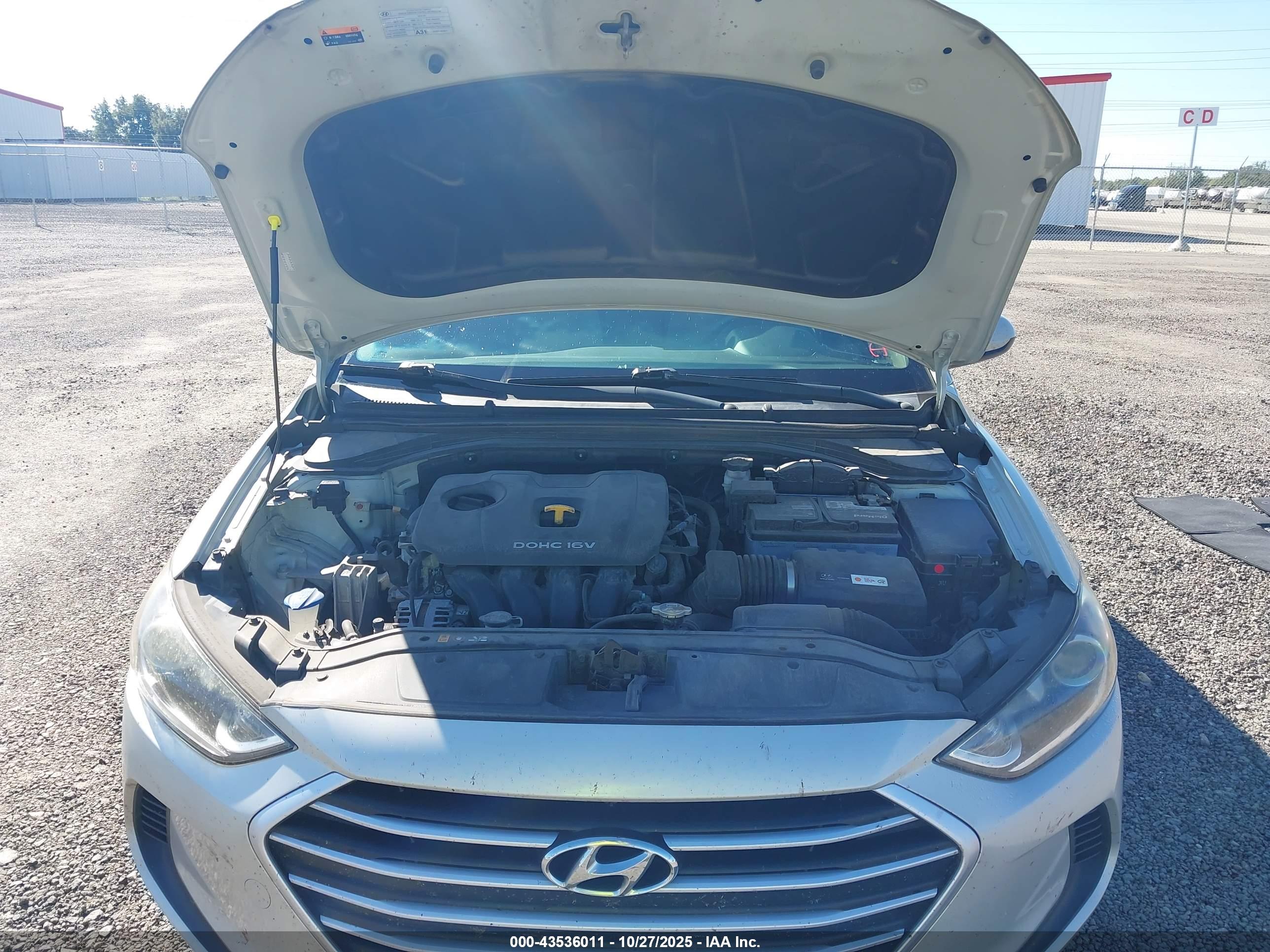 HYUNDAI ELANTRA image 10