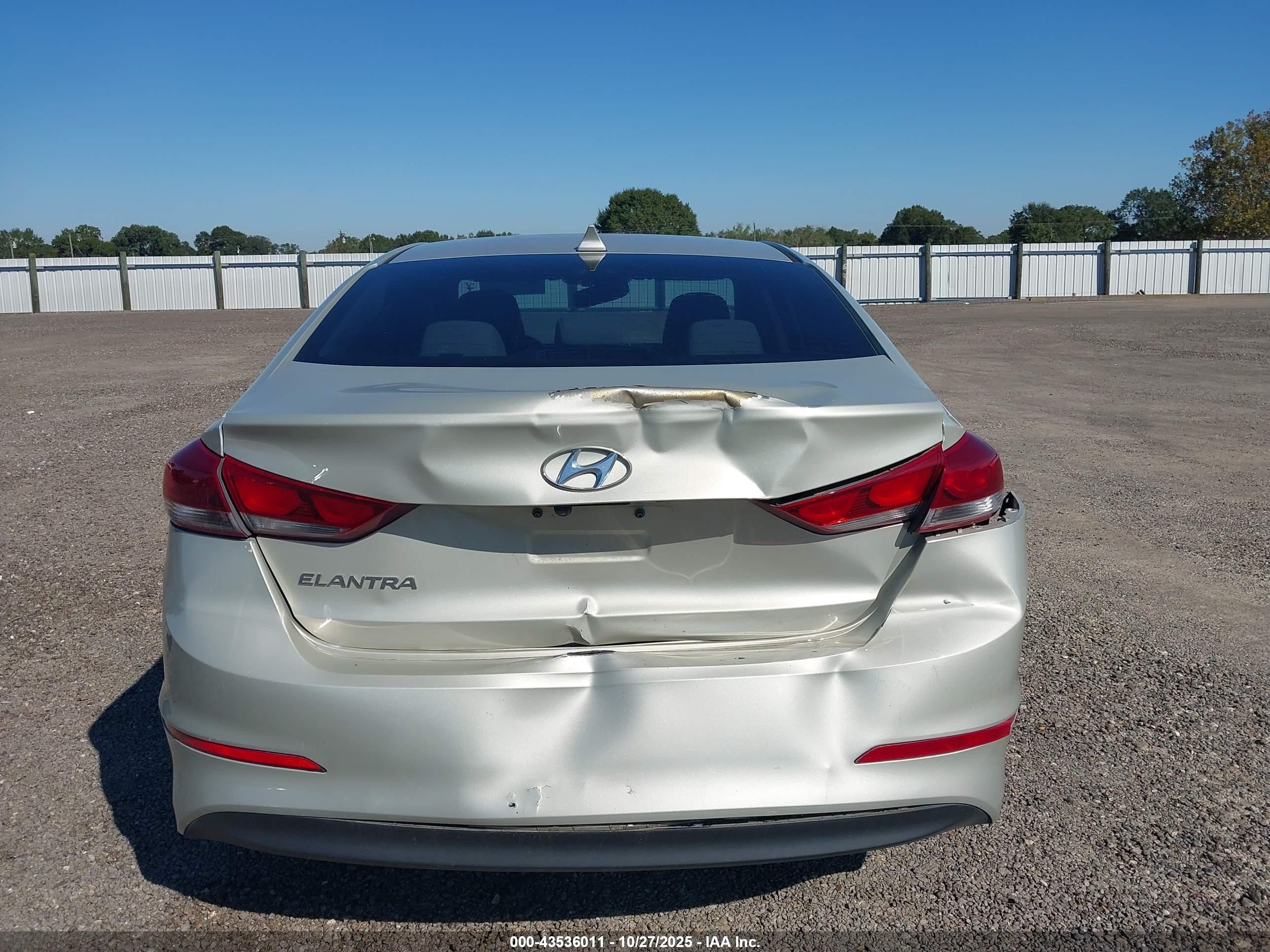 HYUNDAI ELANTRA image 6
