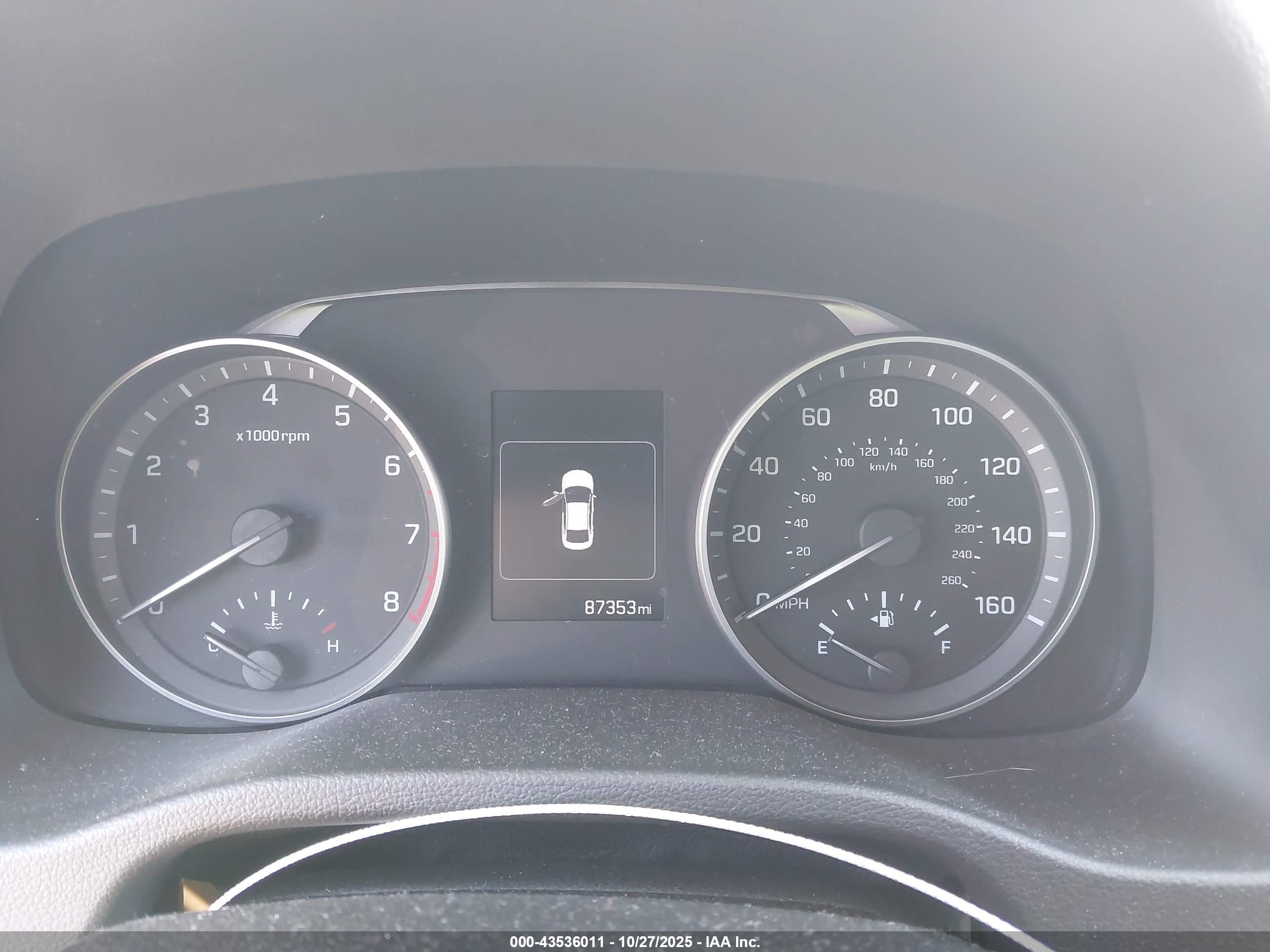 HYUNDAI ELANTRA image 7