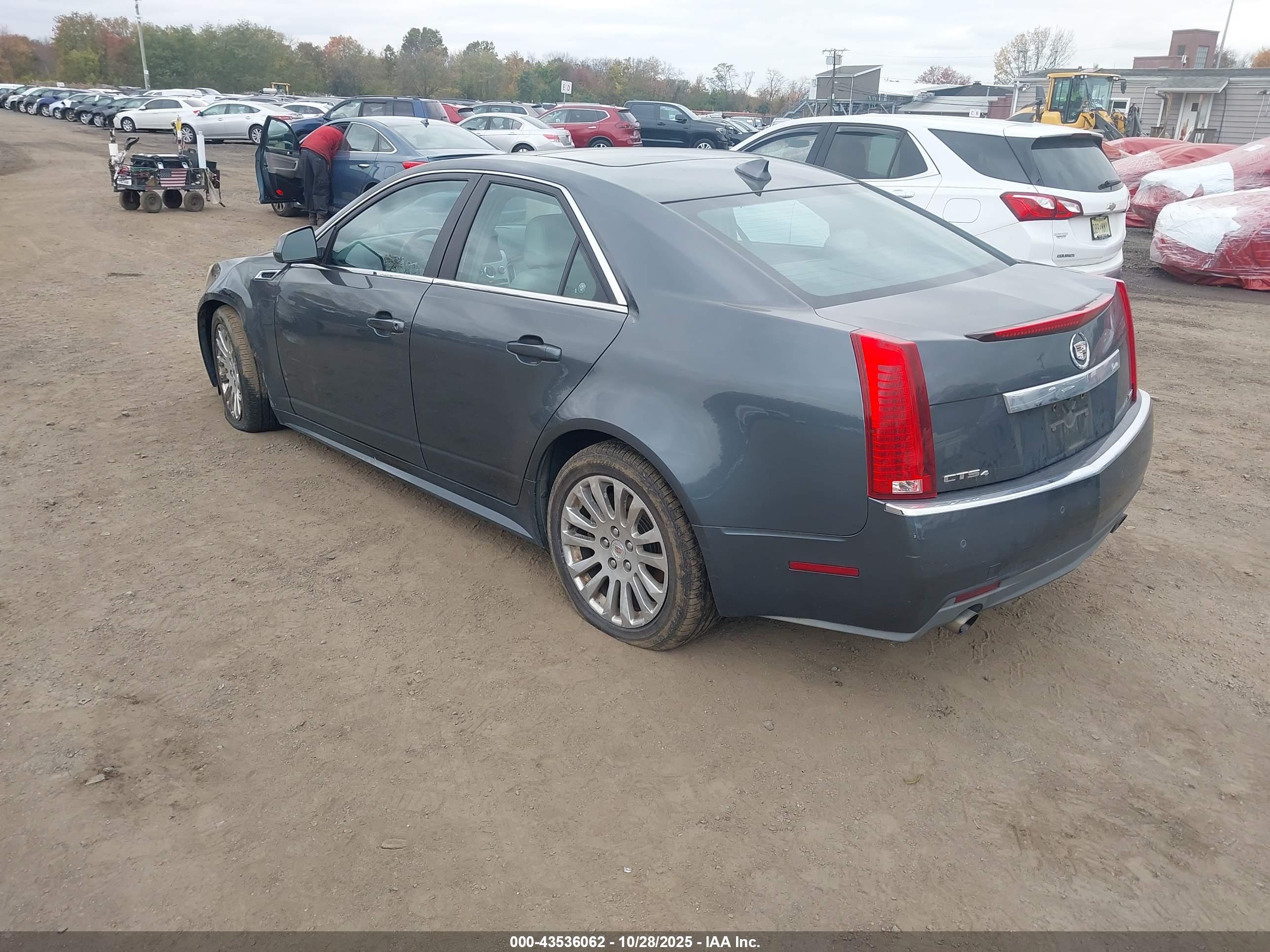CADILLAC CTS image 3