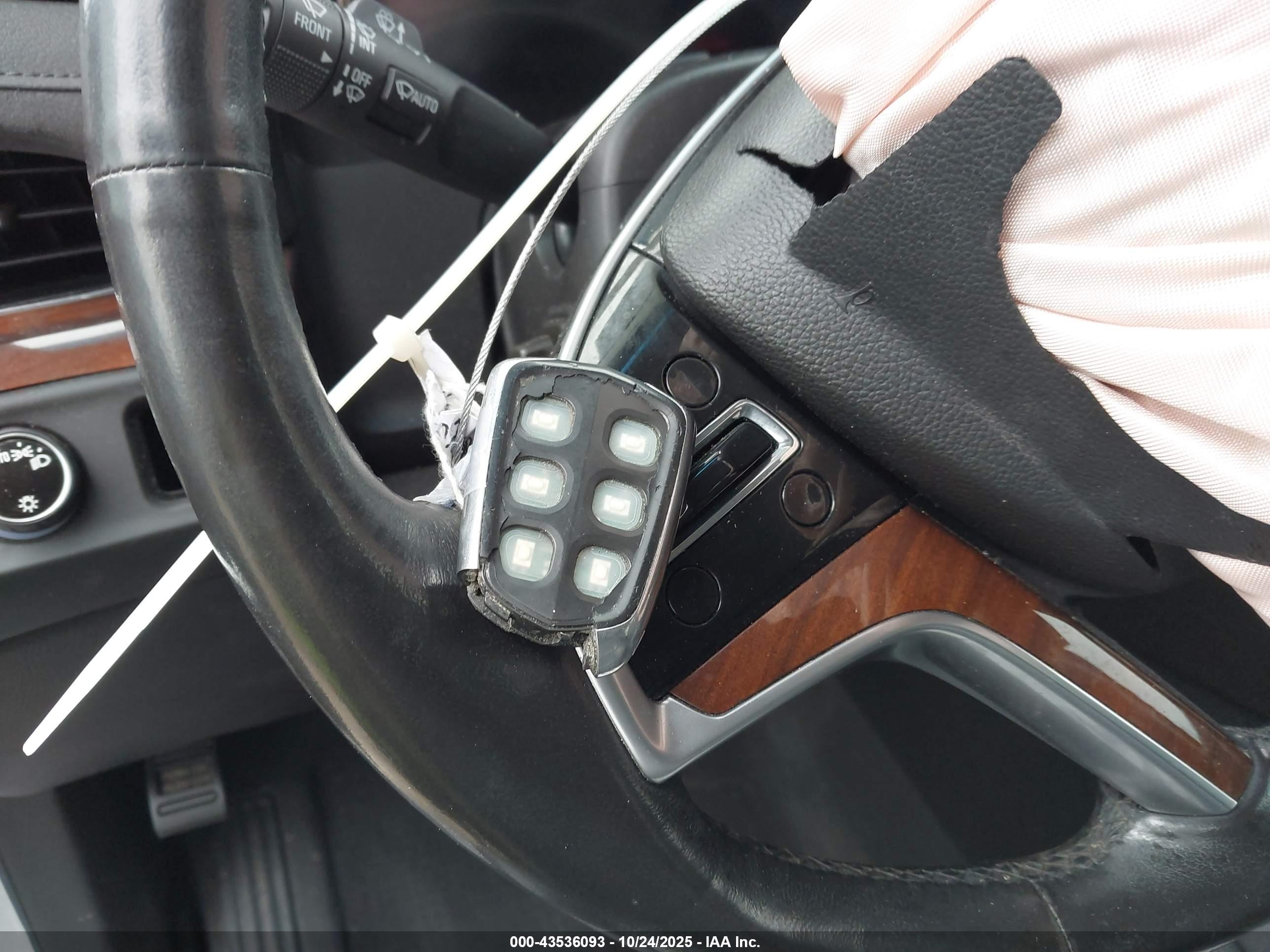 CADILLAC ESCALADE image 11