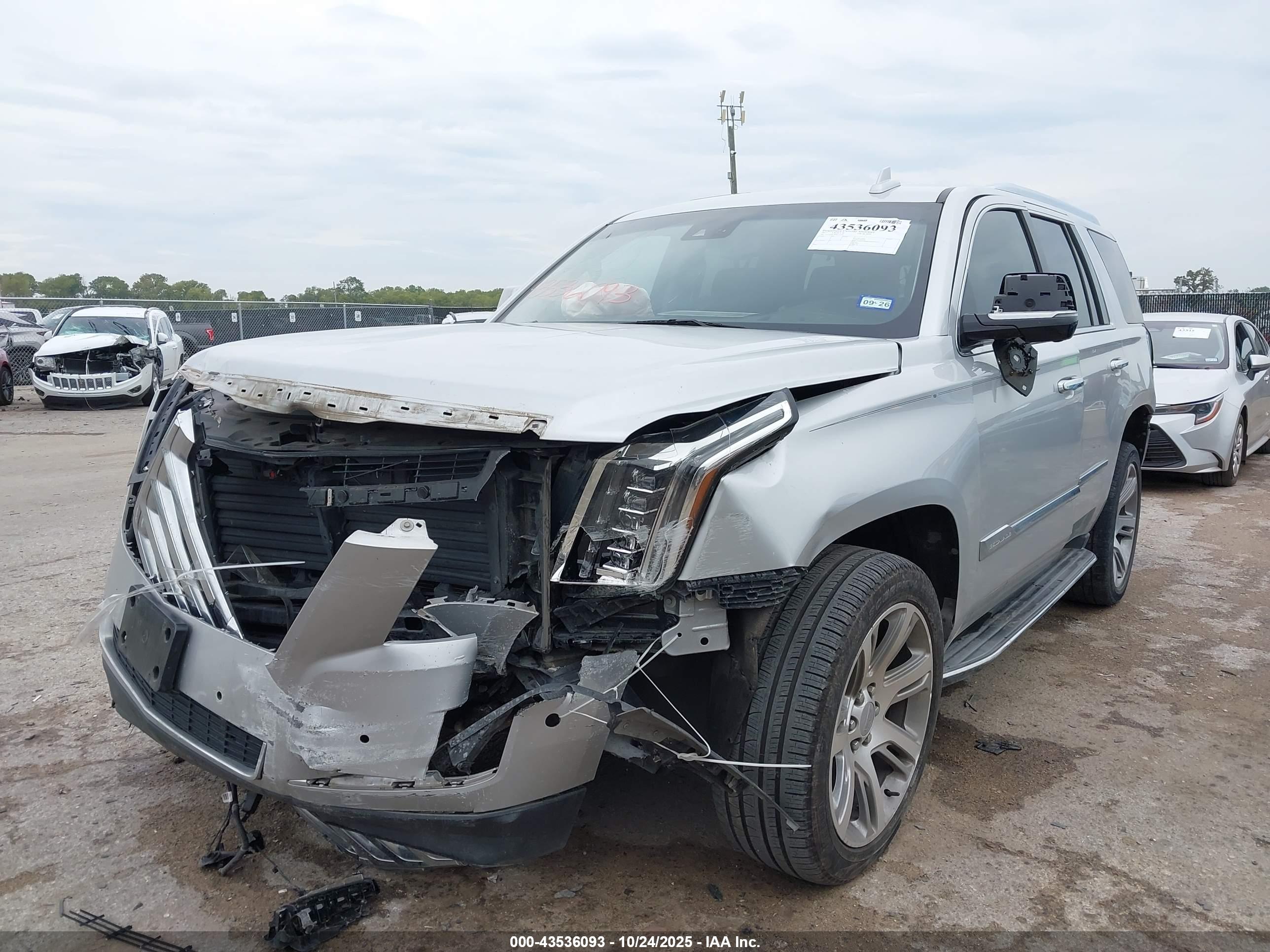 CADILLAC ESCALADE image 2