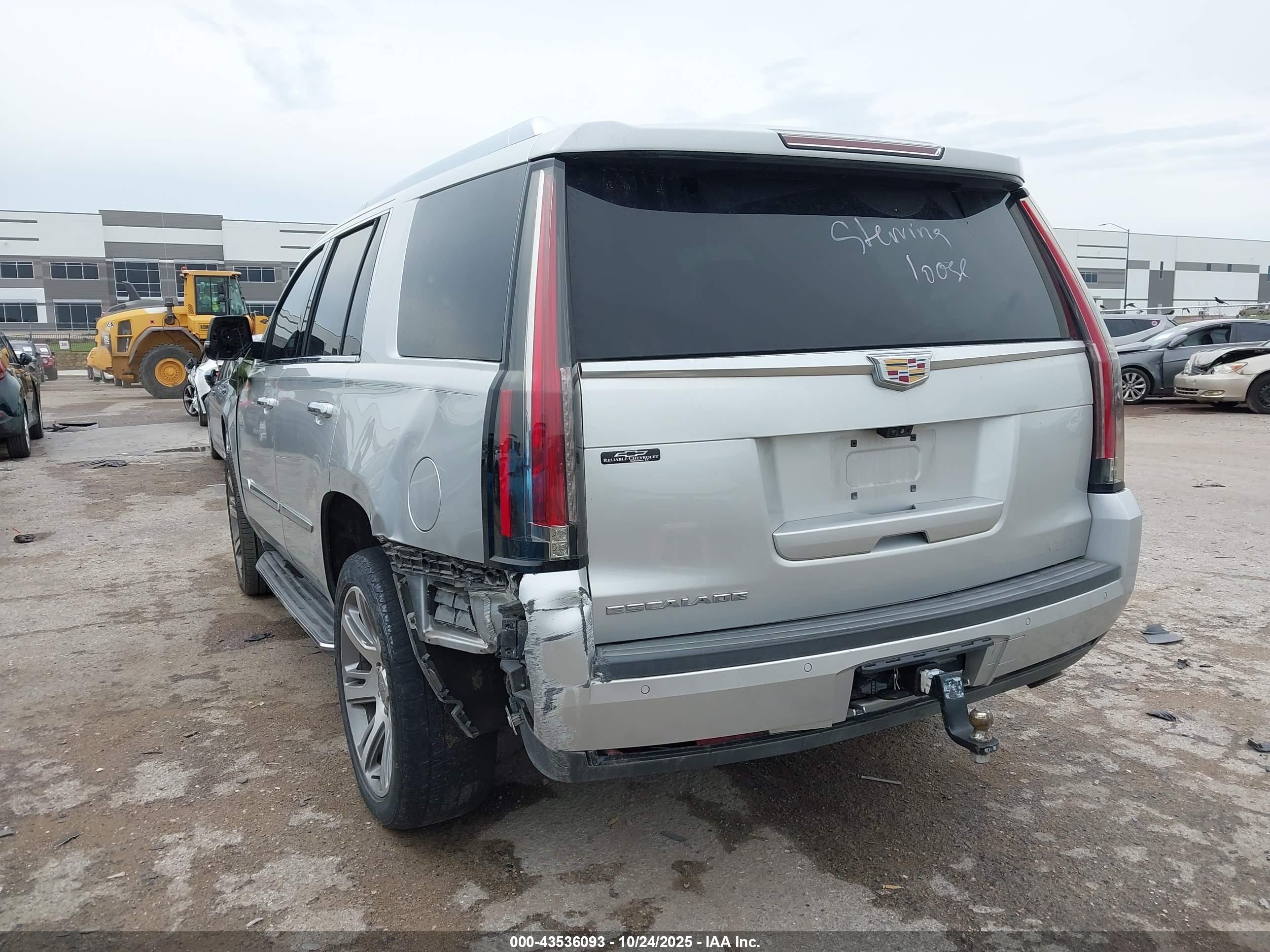 CADILLAC ESCALADE image 3