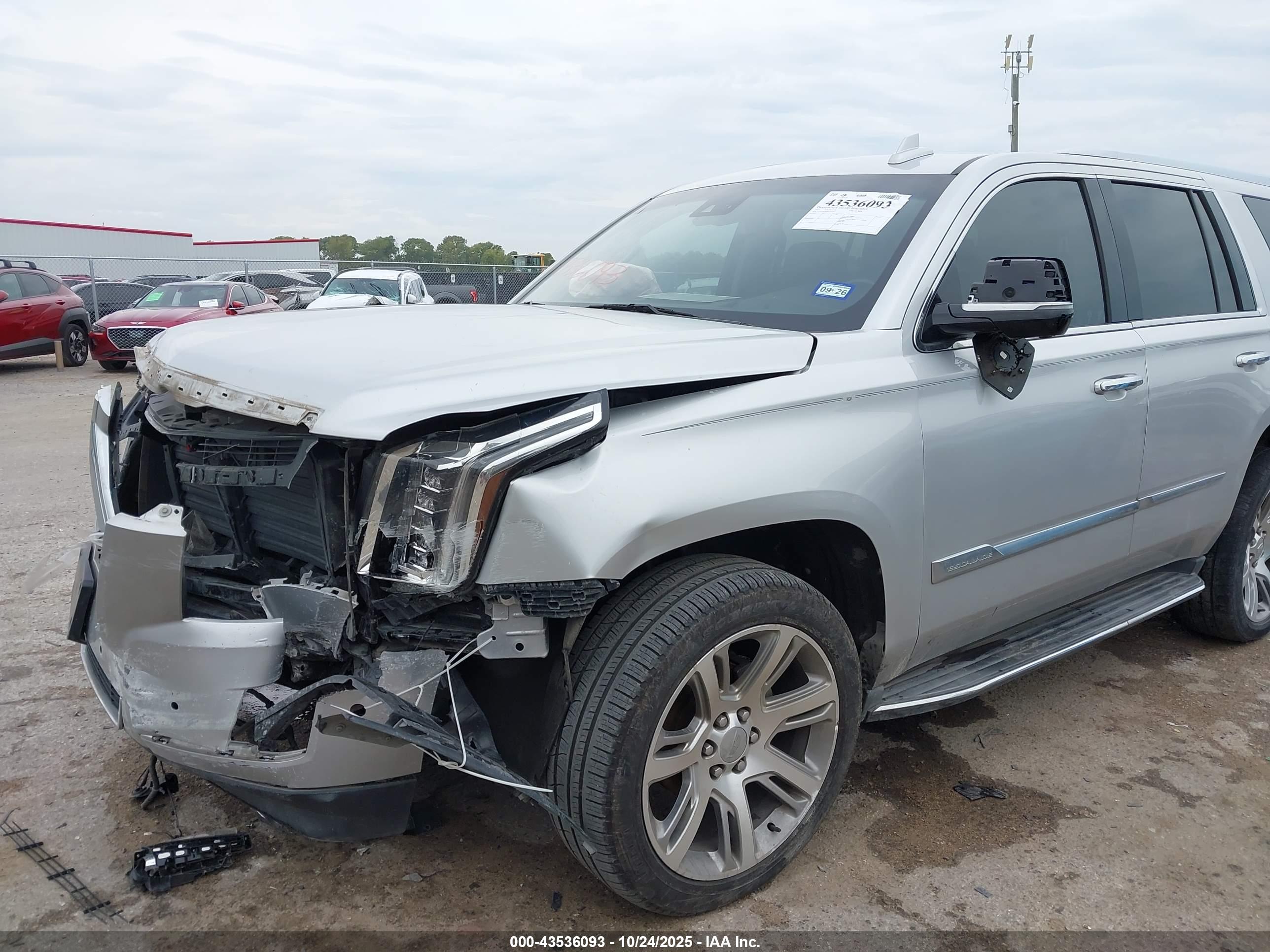 CADILLAC ESCALADE image 6