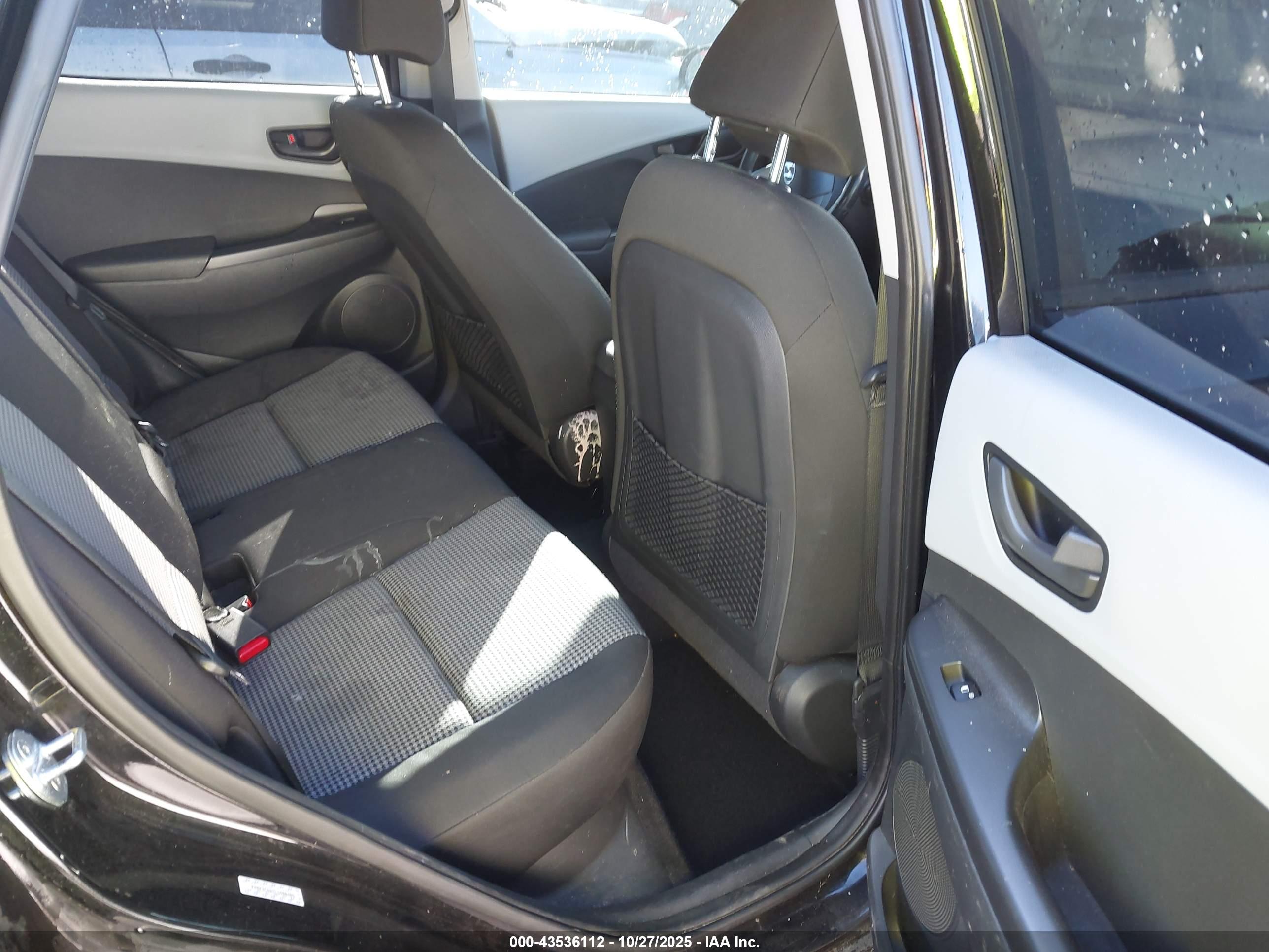 HYUNDAI KONA image 8