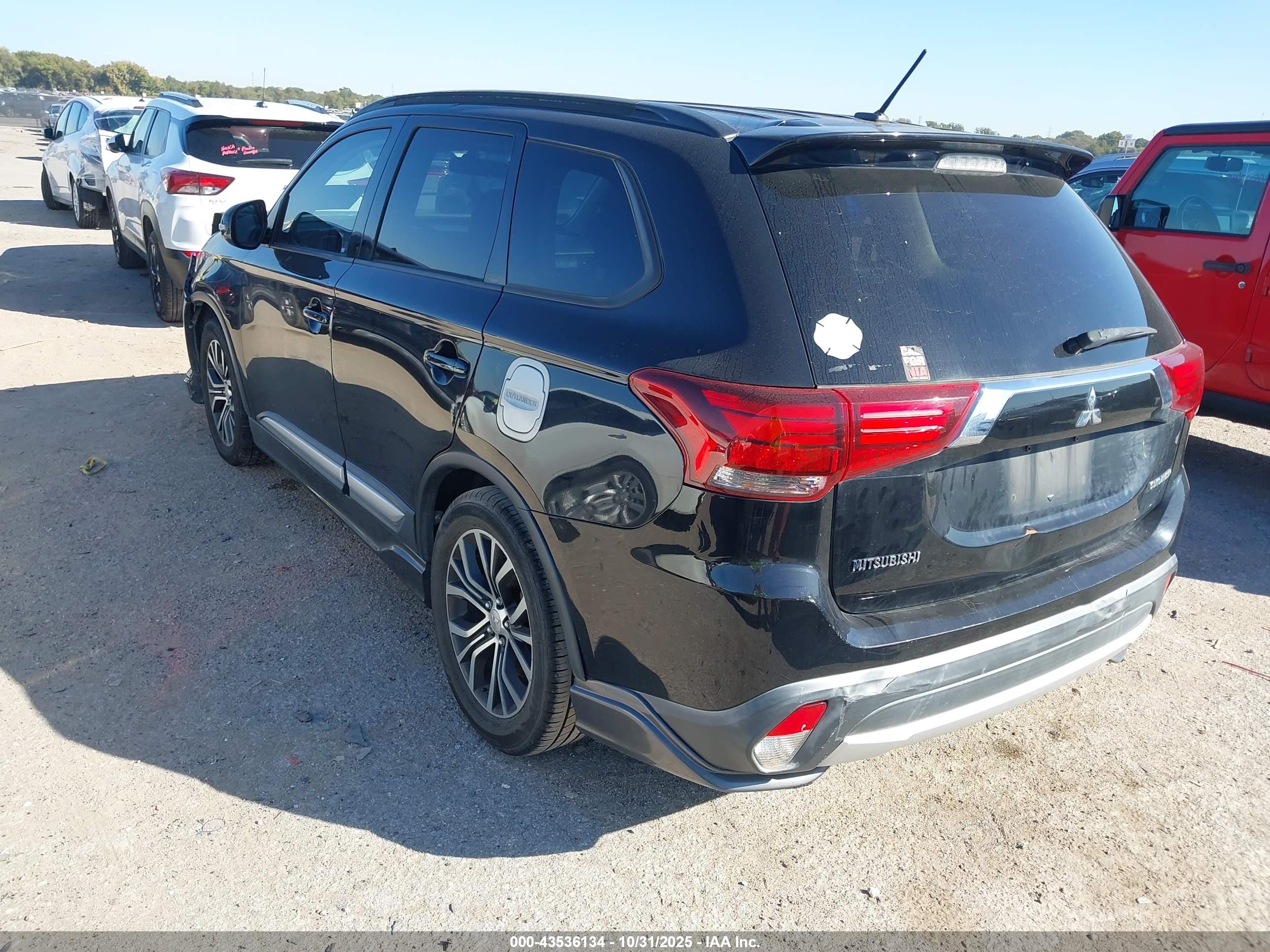 MITSUBISHI OUTLANDER image 3