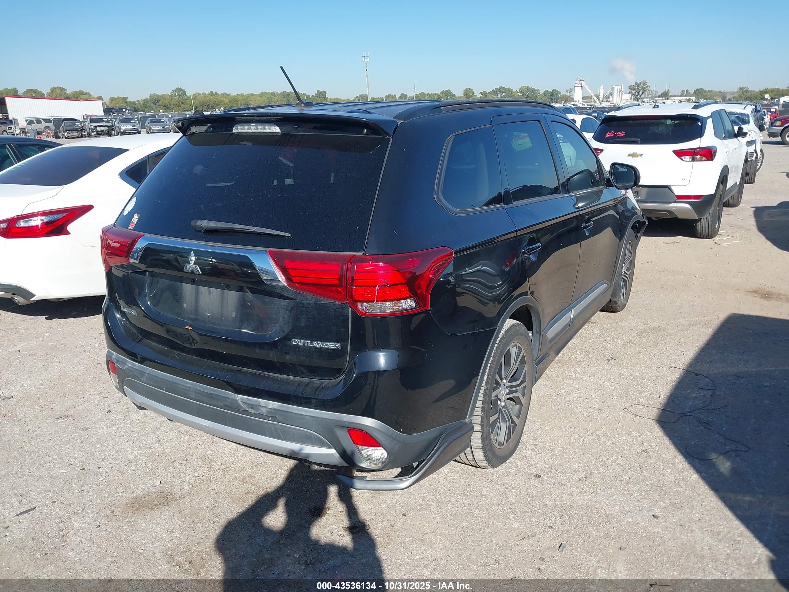 MITSUBISHI OUTLANDER image 4