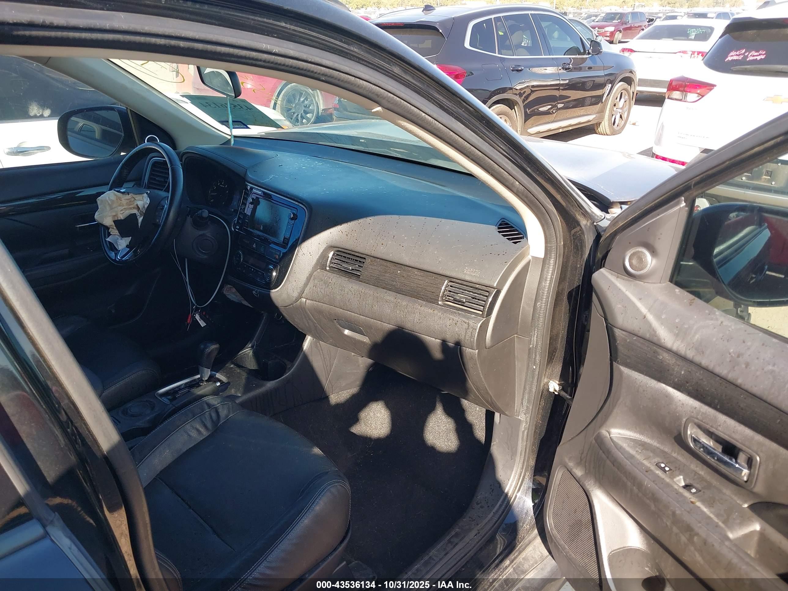 MITSUBISHI OUTLANDER image 5