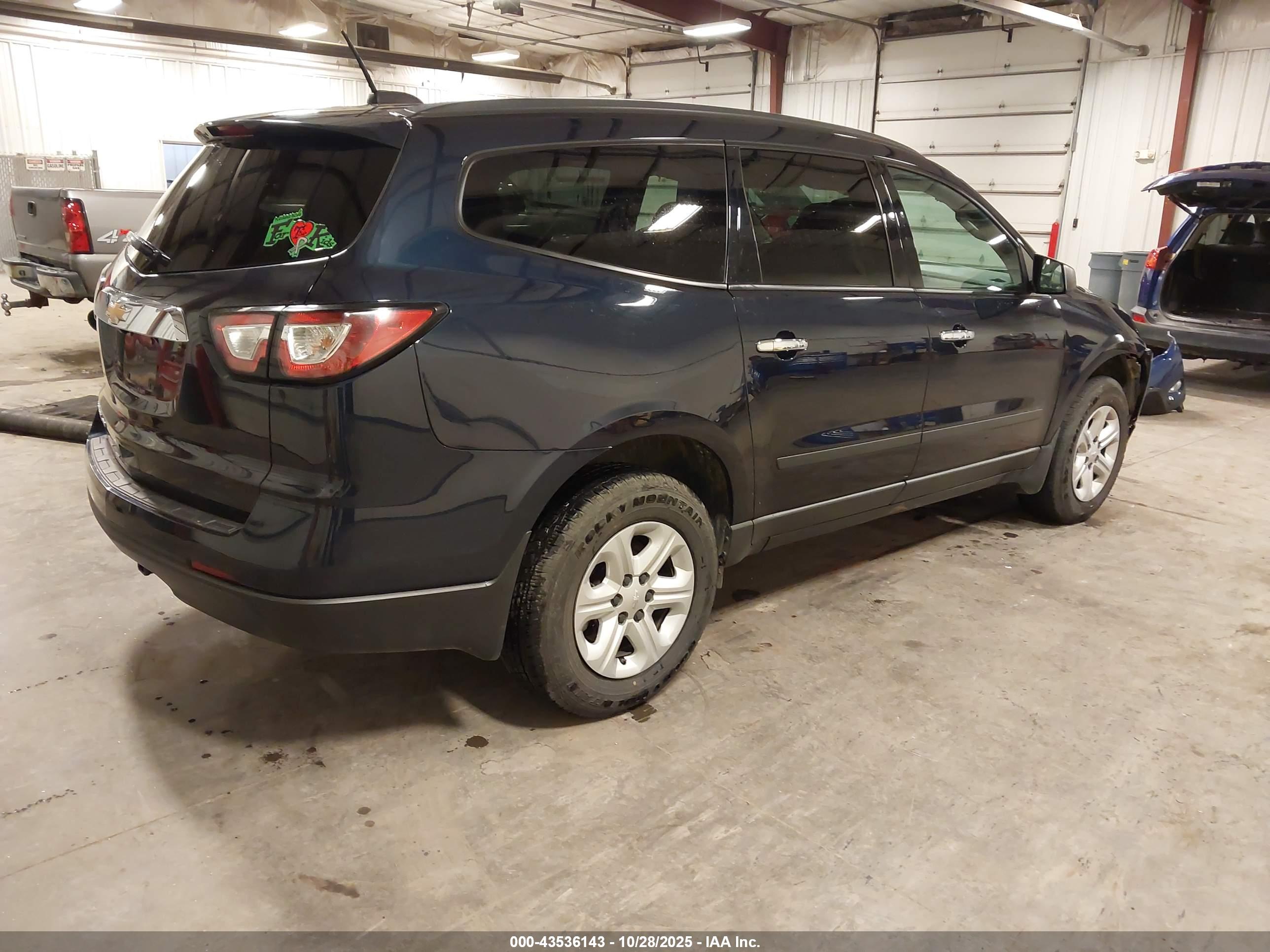 CHEVROLET TRAVERSE image 4