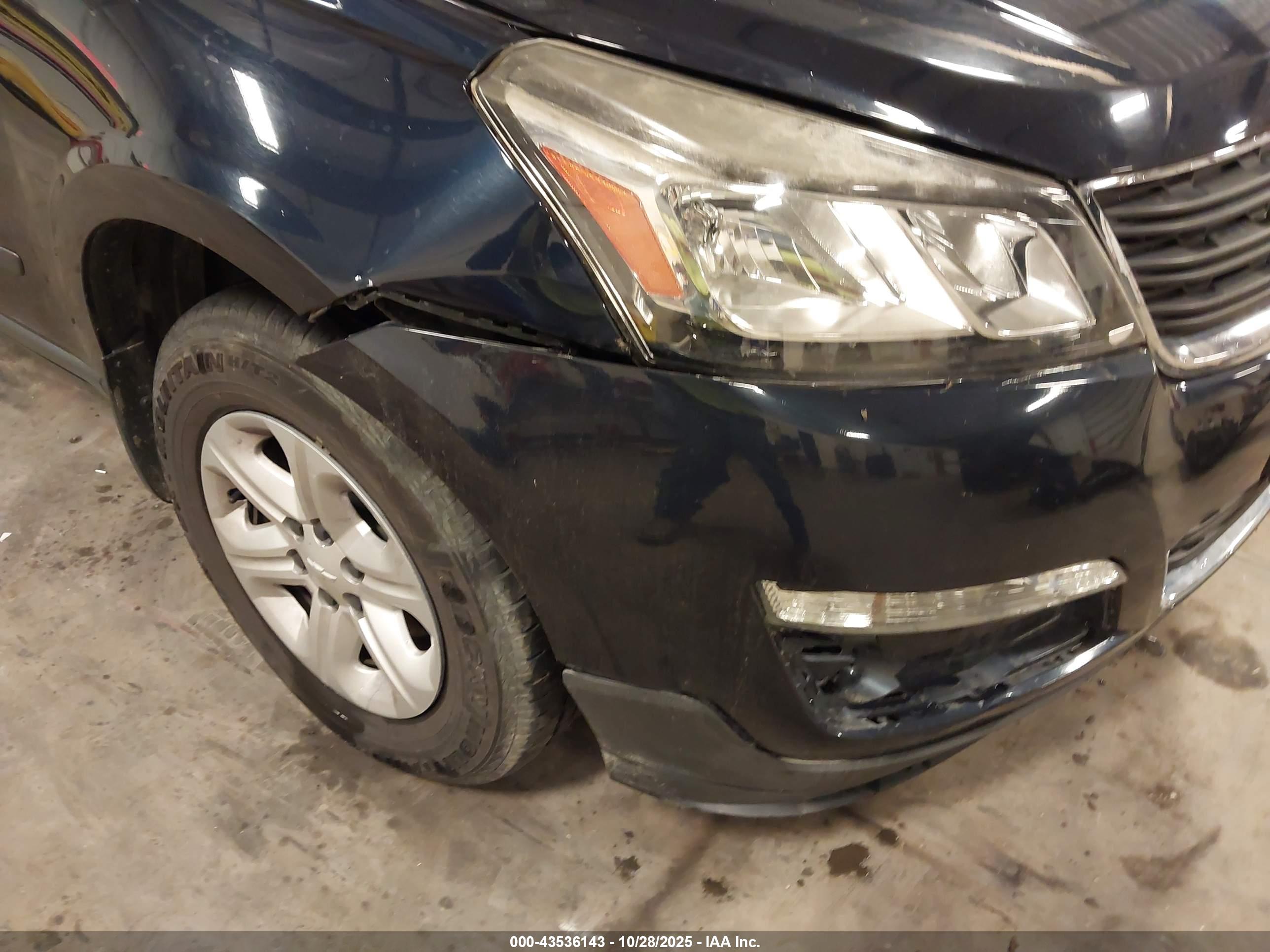 CHEVROLET TRAVERSE image 6
