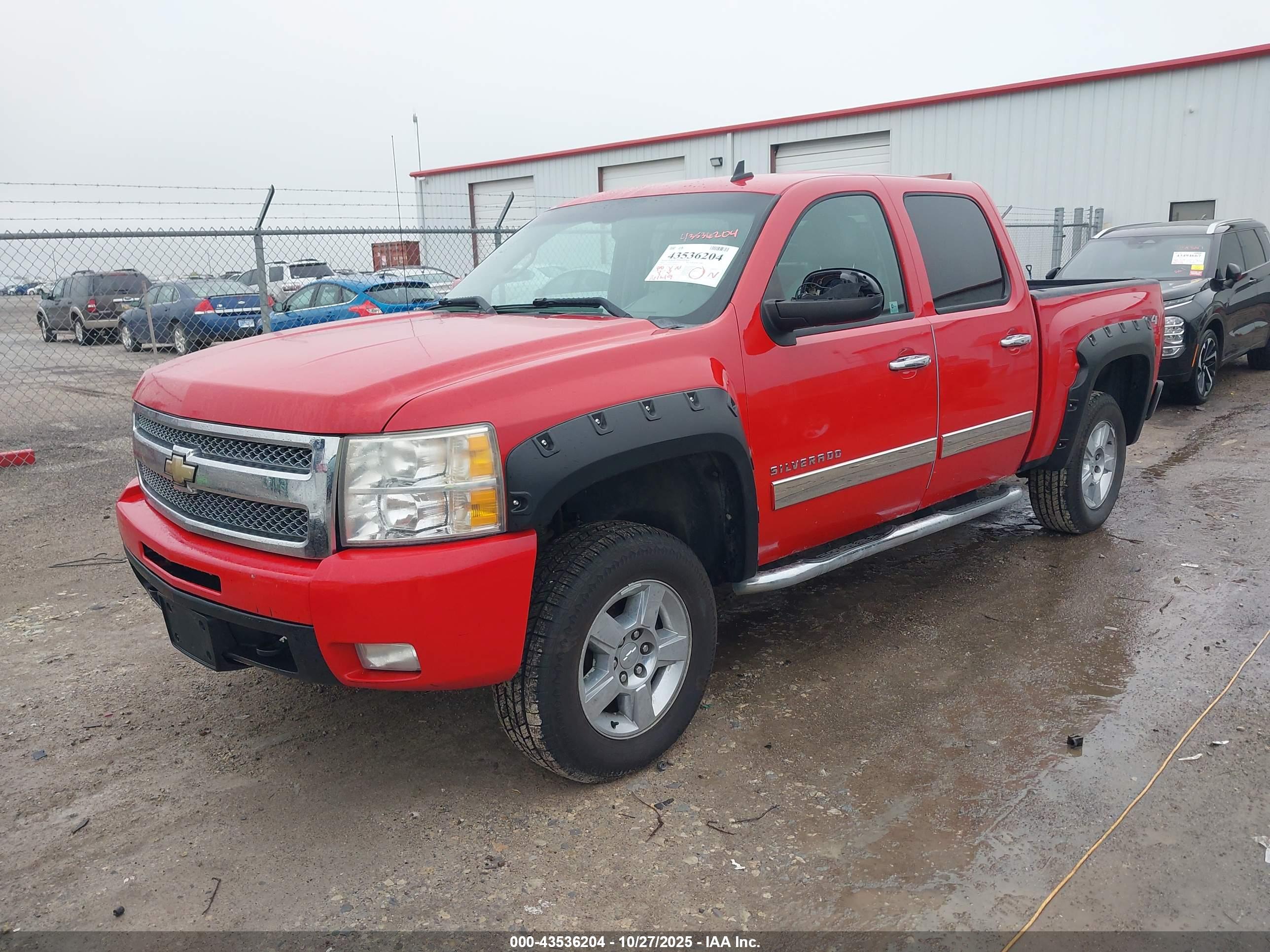 CHEVROLET SILVERADO image 2