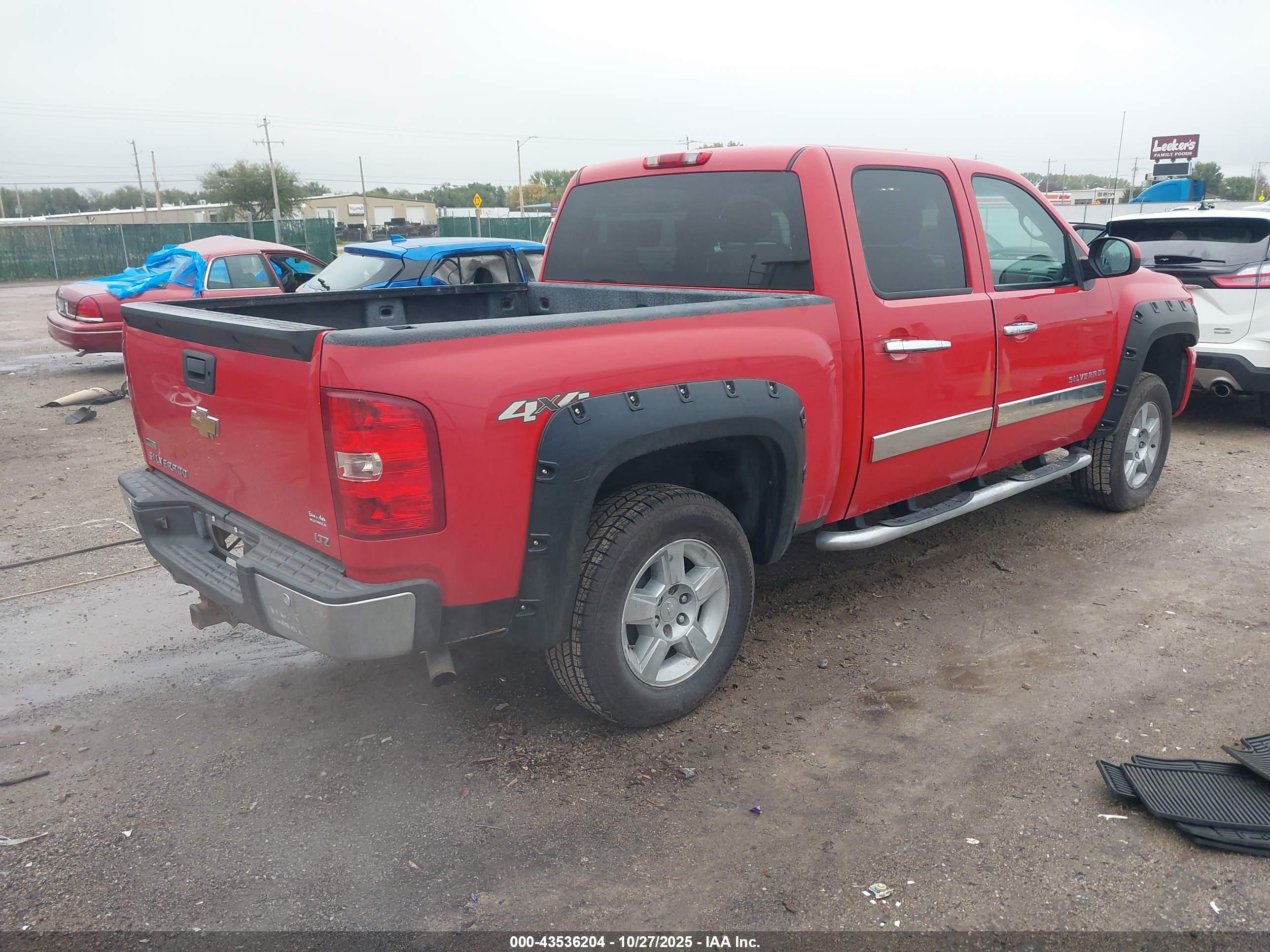 CHEVROLET SILVERADO image 4