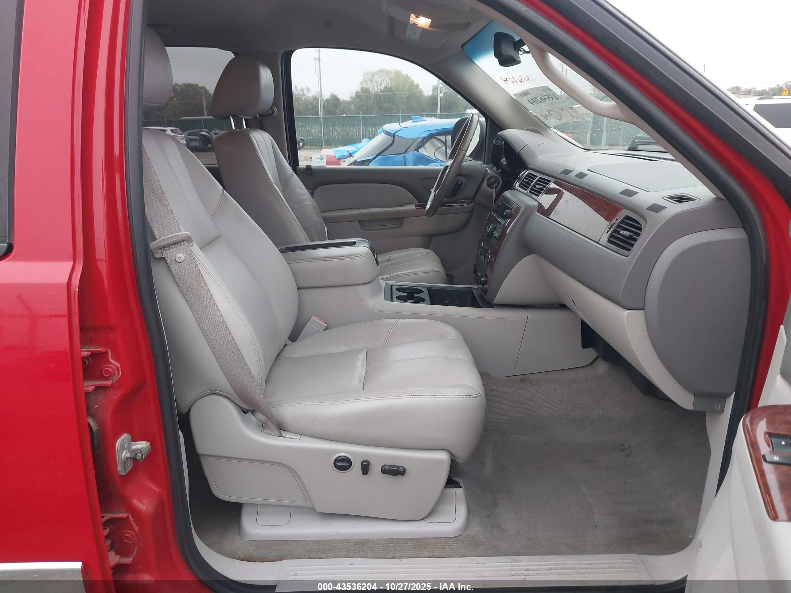 CHEVROLET SILVERADO image 5