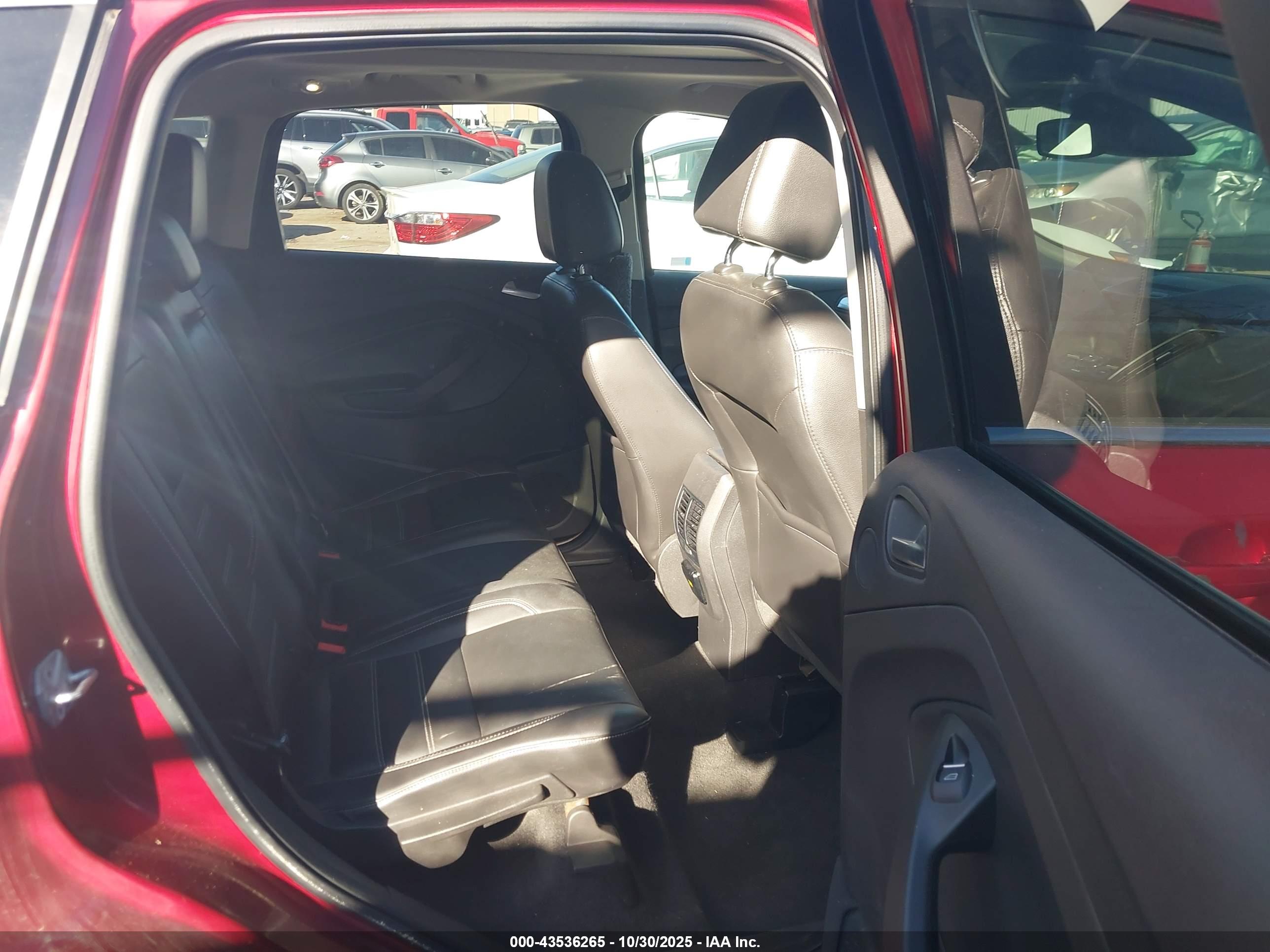 FORD ESCAPE image 8