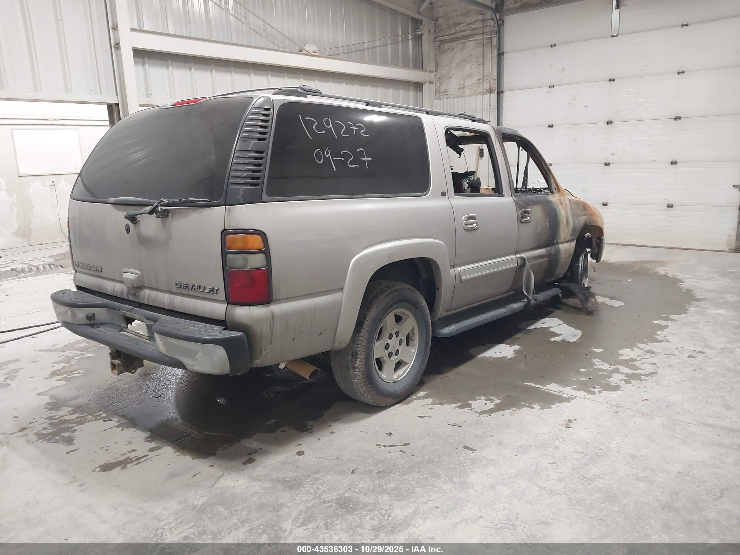 CHEVROLET SUBURBAN image 4