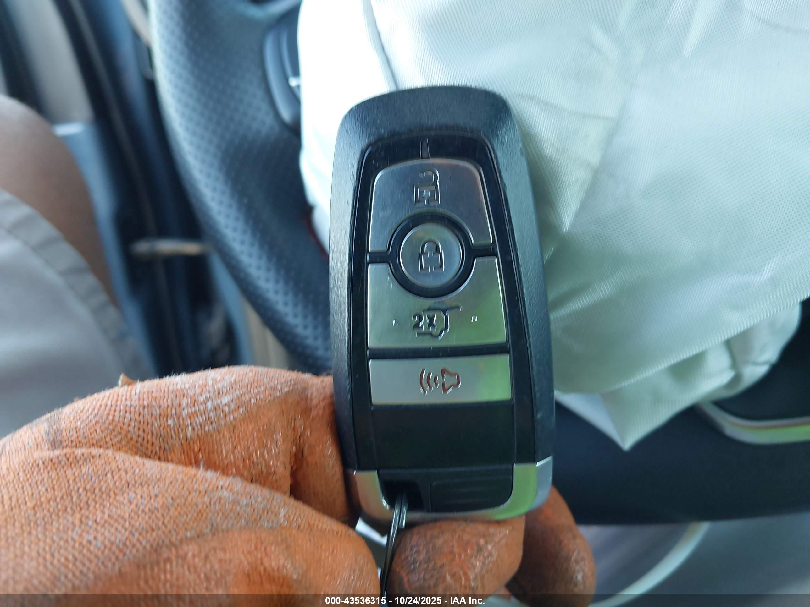 FORD ESCAPE image 11